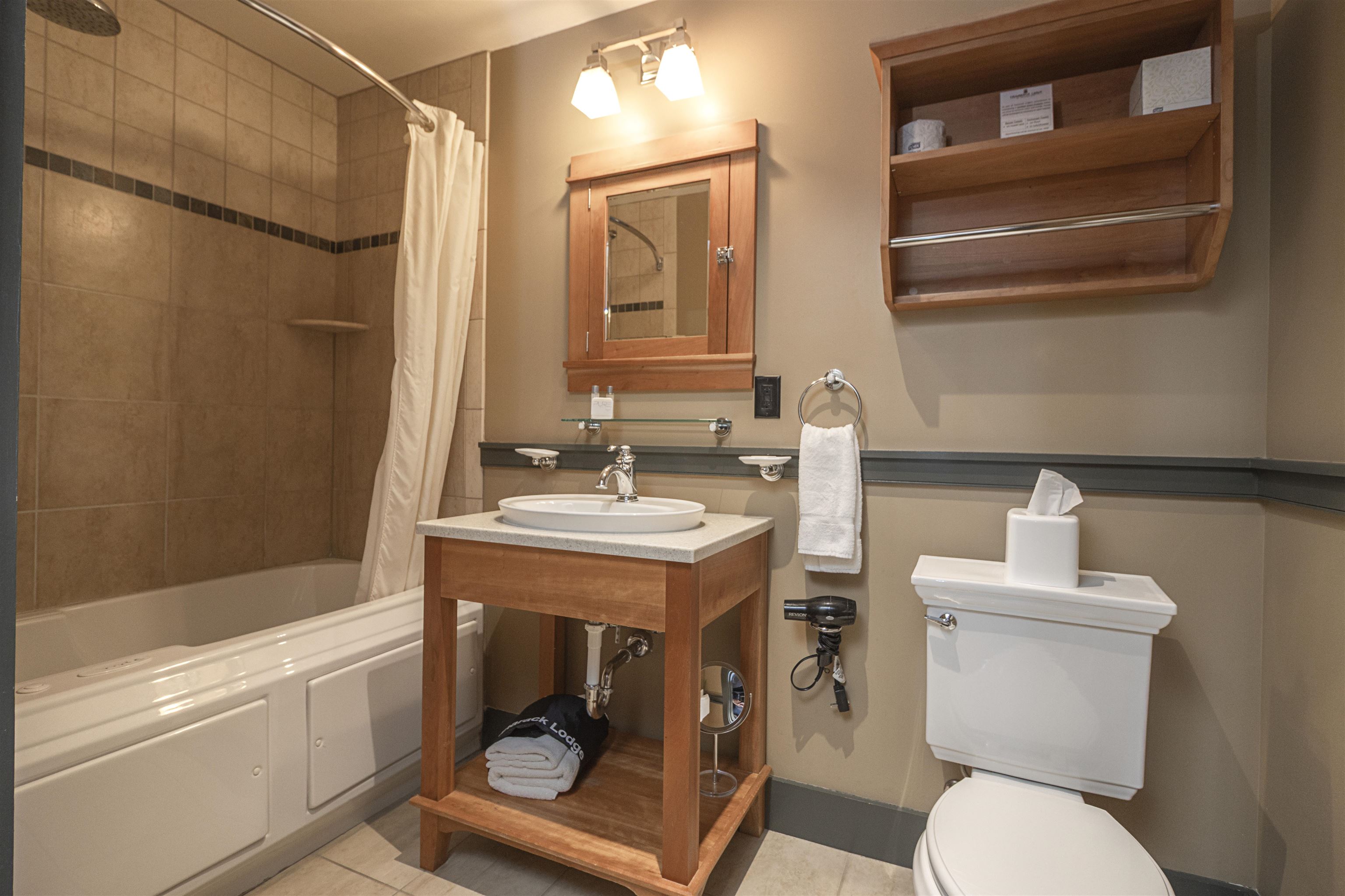2035 N Us-31 N Property Photo 2