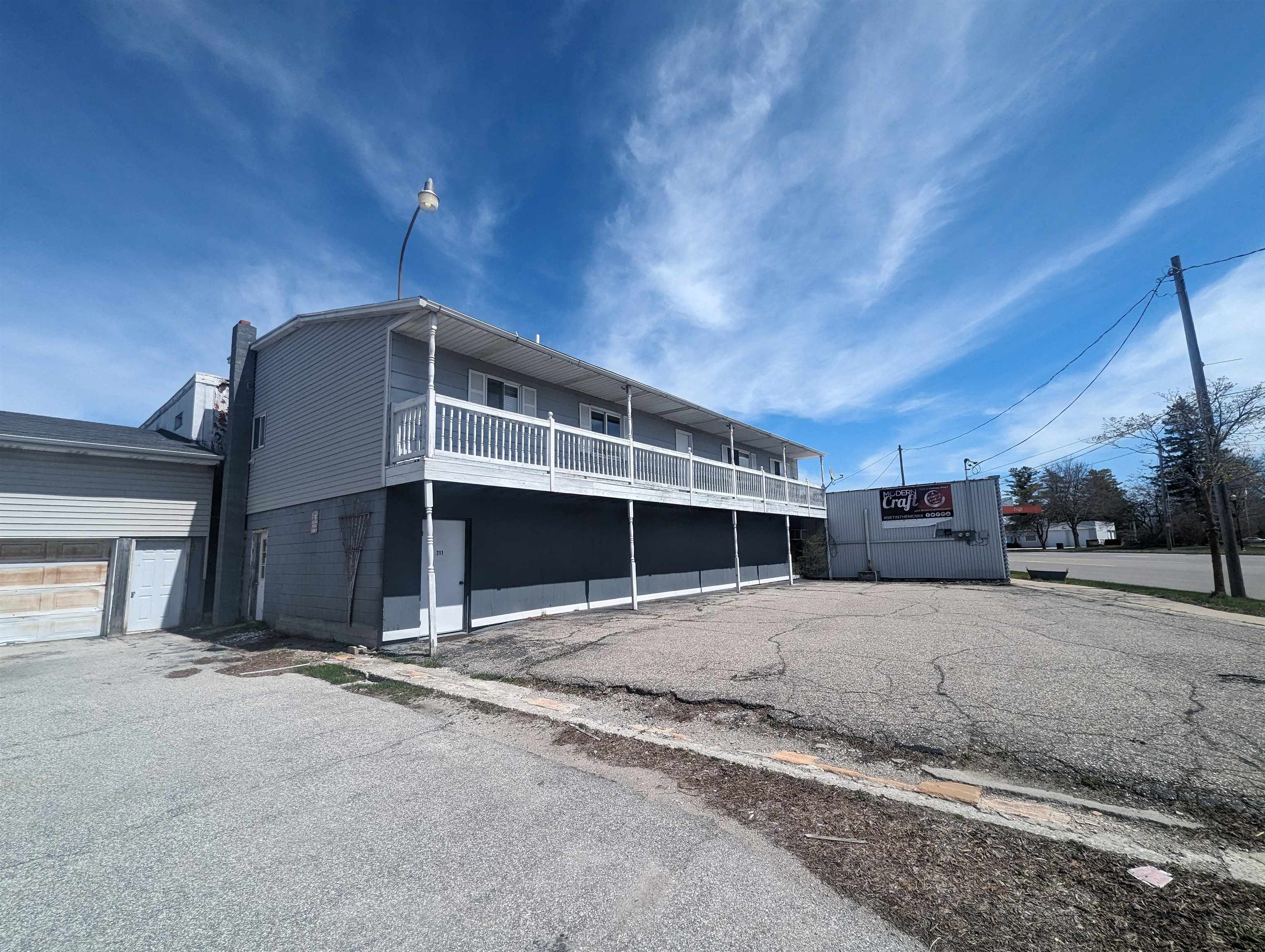 211 E Huron Road Property Photo 10