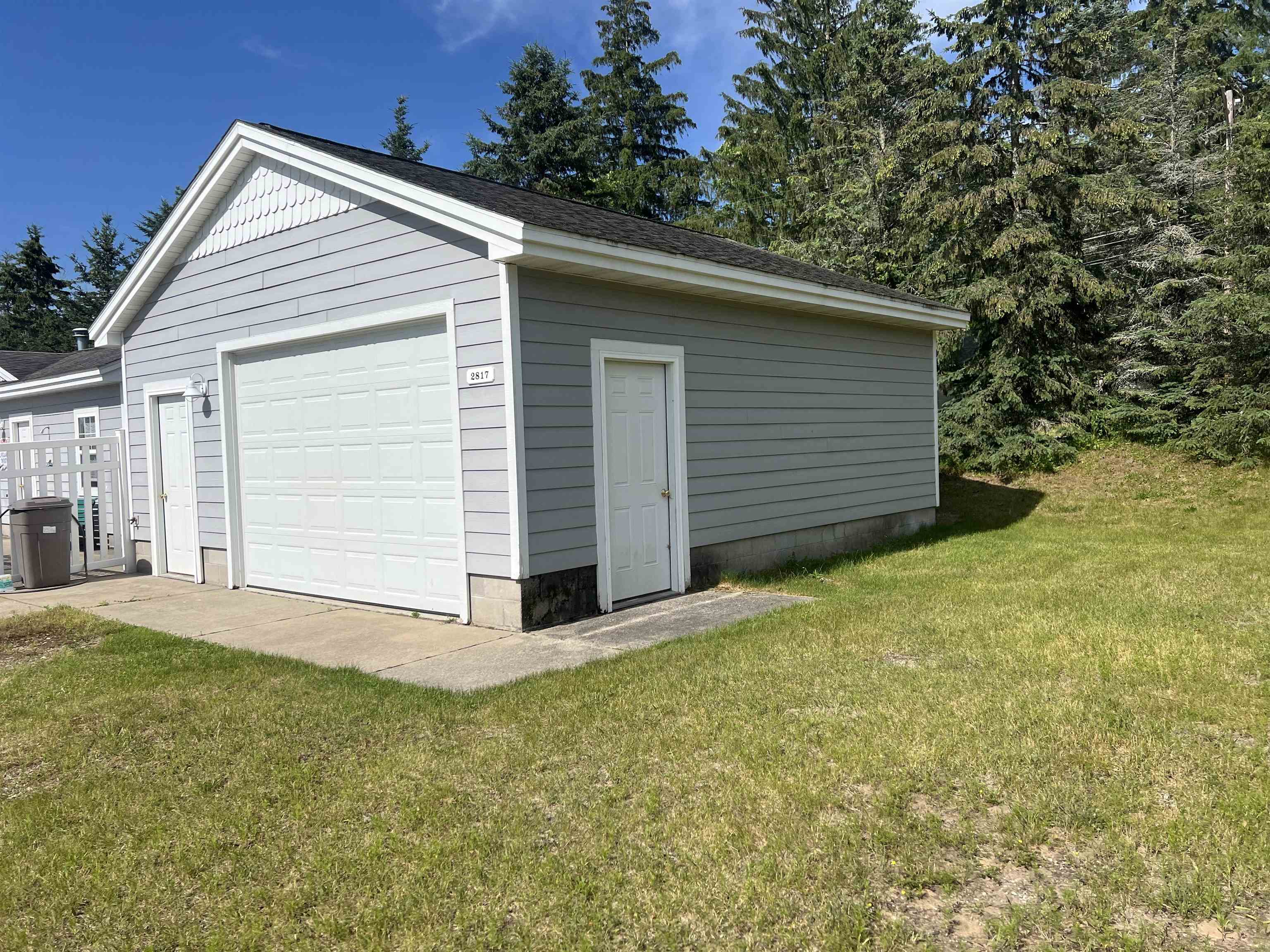 2817 W Shore Drive Property Photo 6