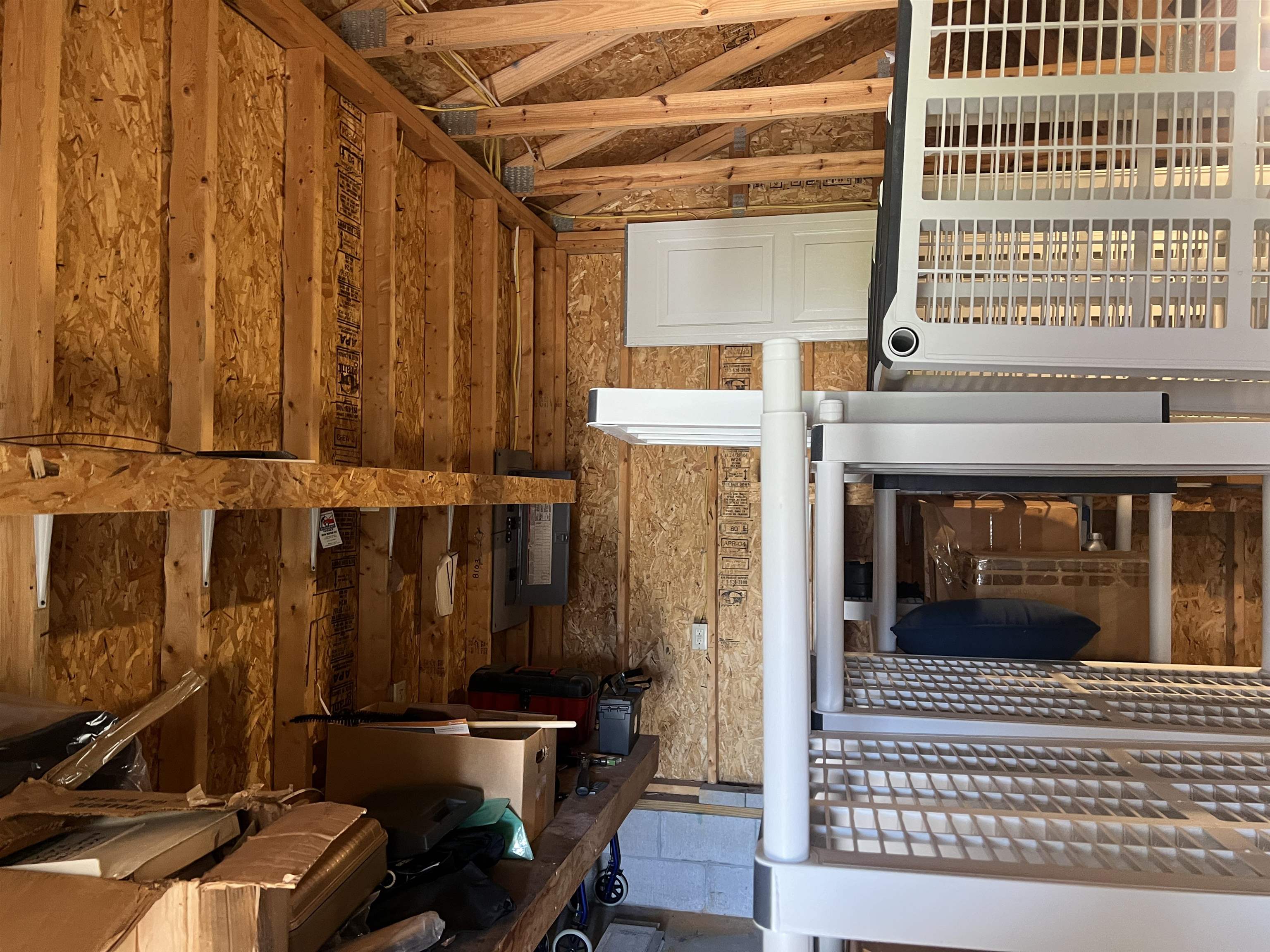 2817 W Shore Drive Property Photo 8