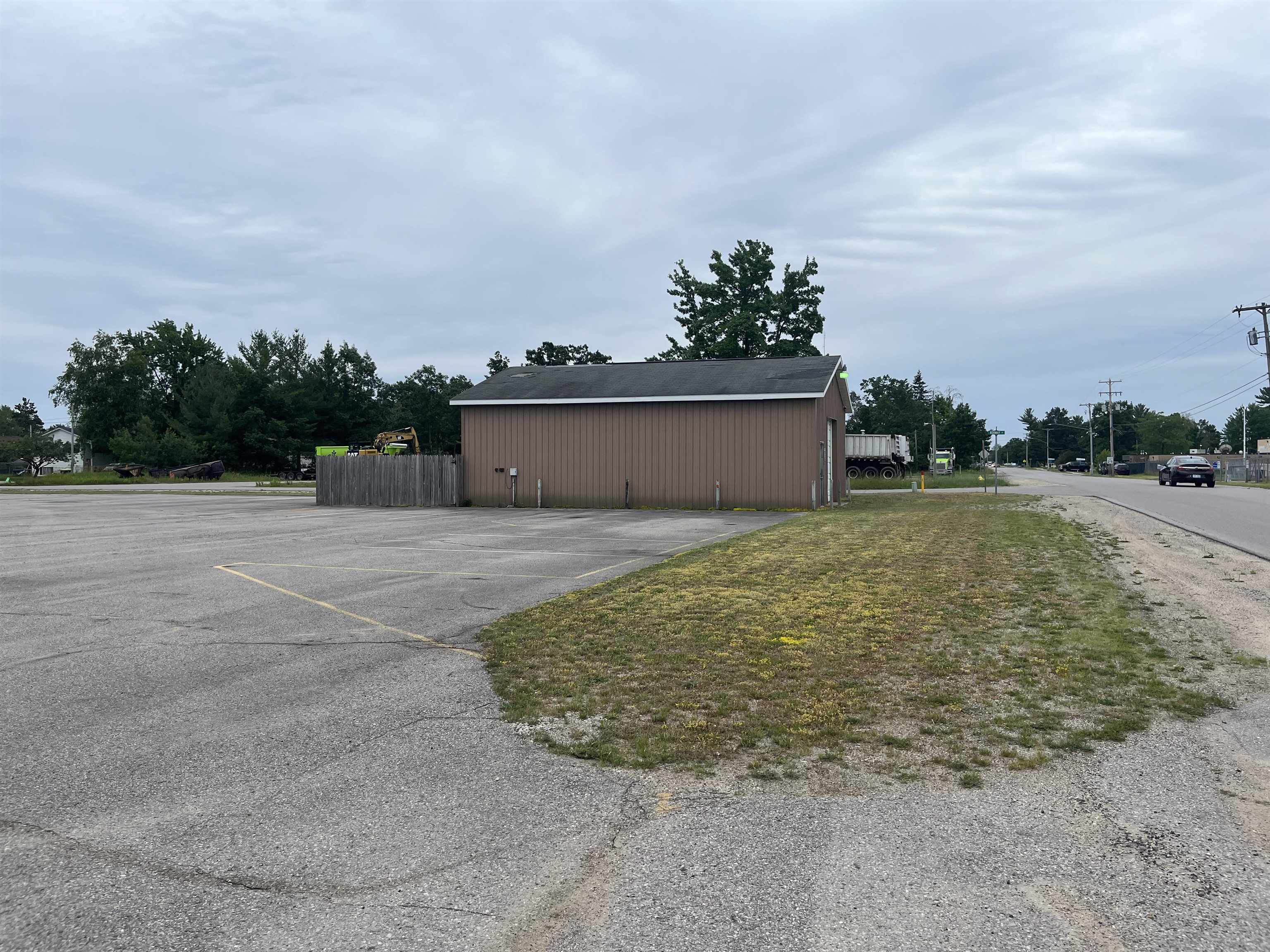 810 N Birch Street Property Photo 4