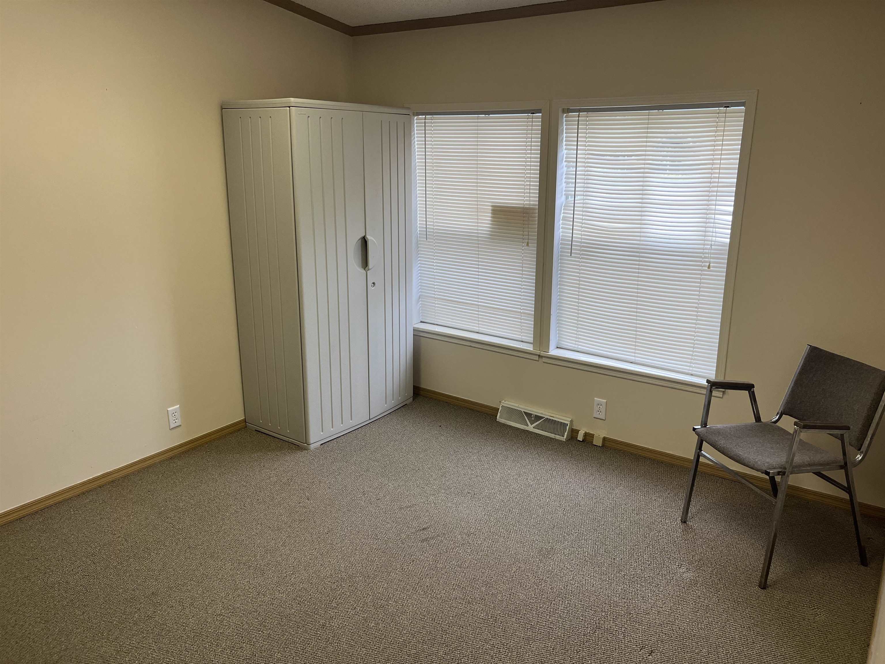 810 N Birch Street Property Photo 18