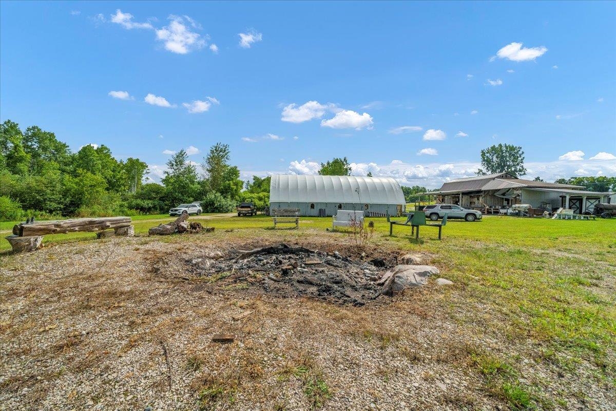 1870 M-65 Property Photo 35