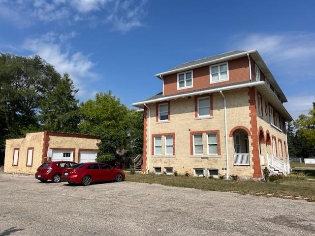 421 N State Street Property Photo 1