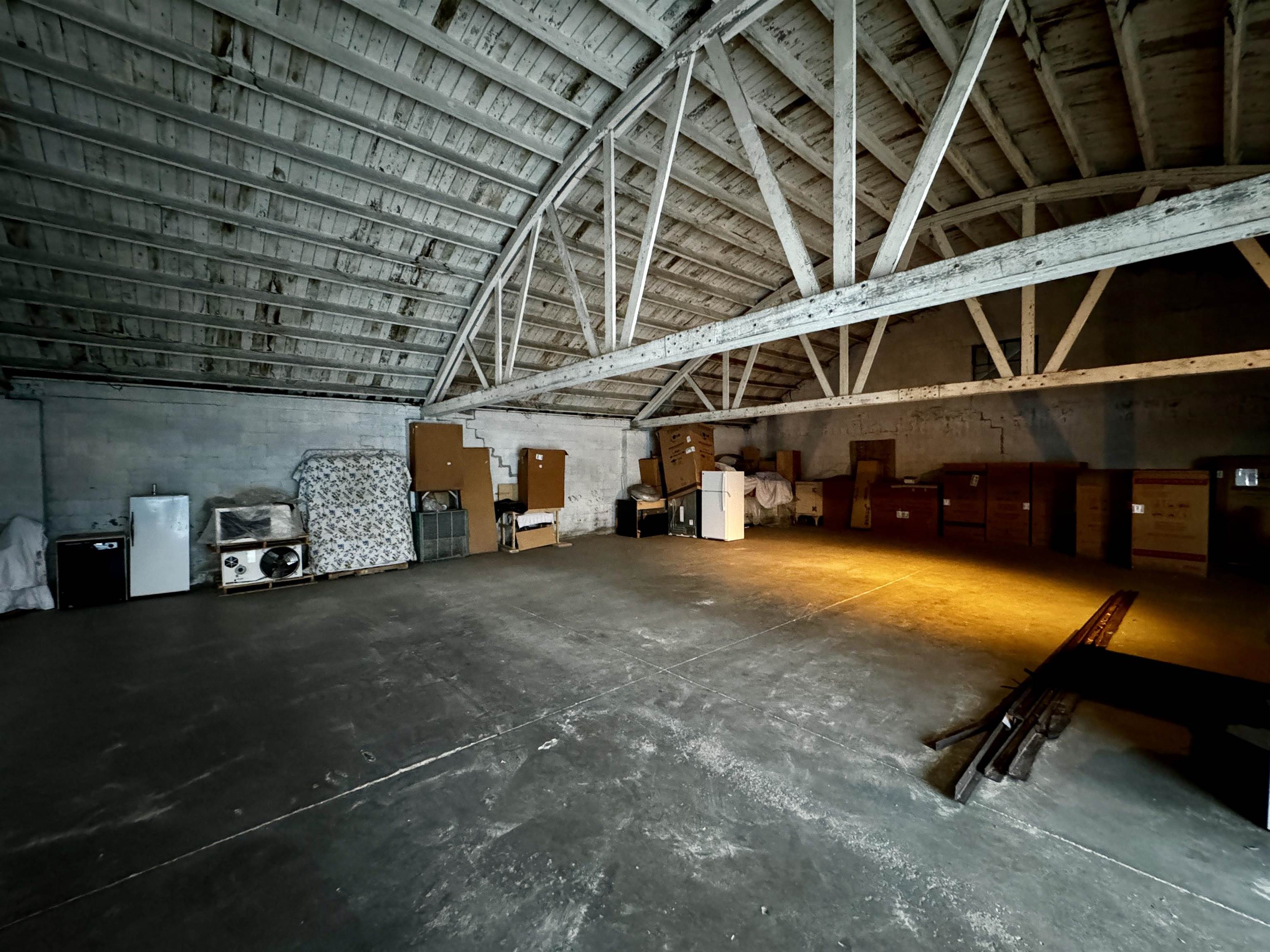 115.5 E Nelson Street Property Photo 6