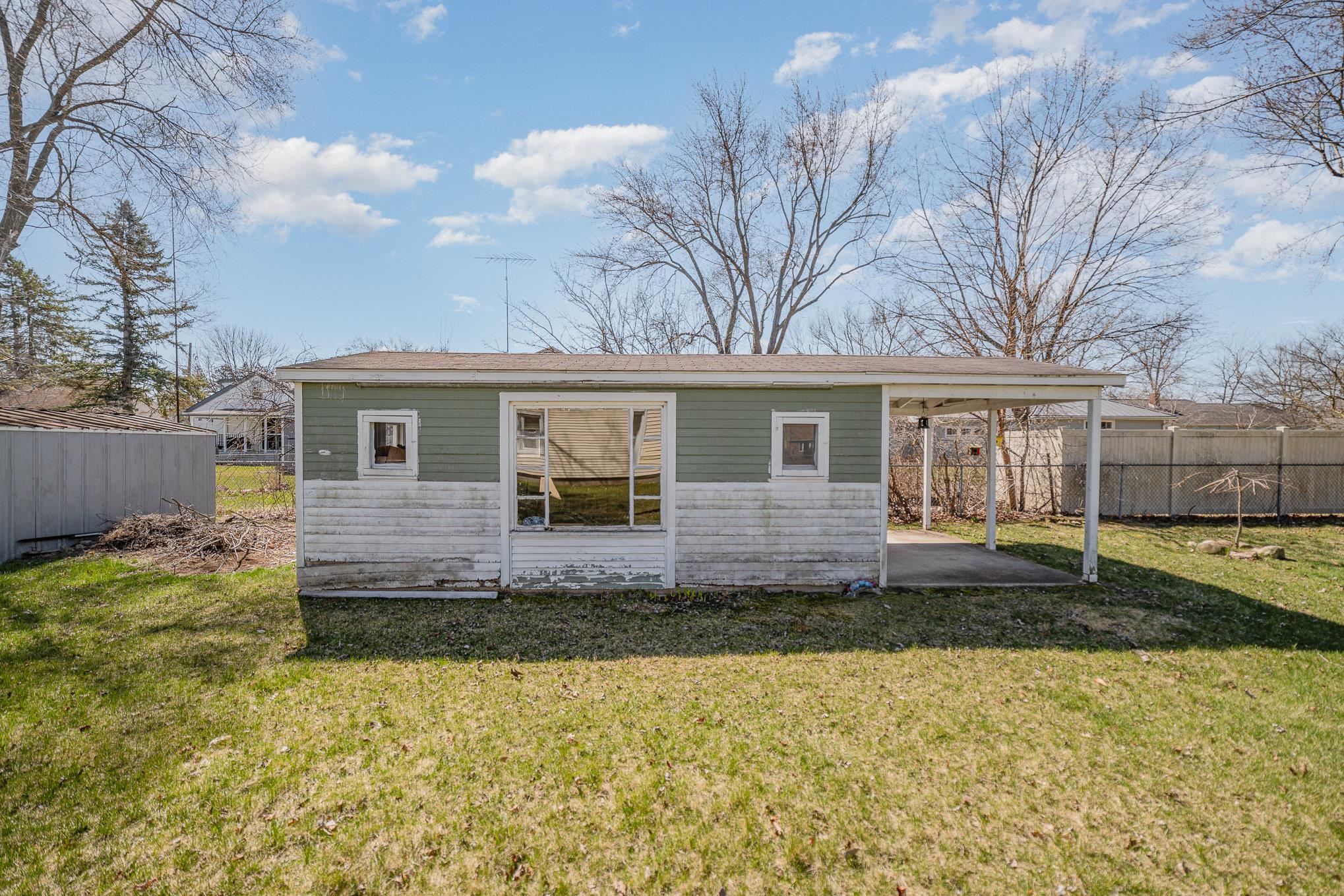 912 E Andre Street Property Photo 15