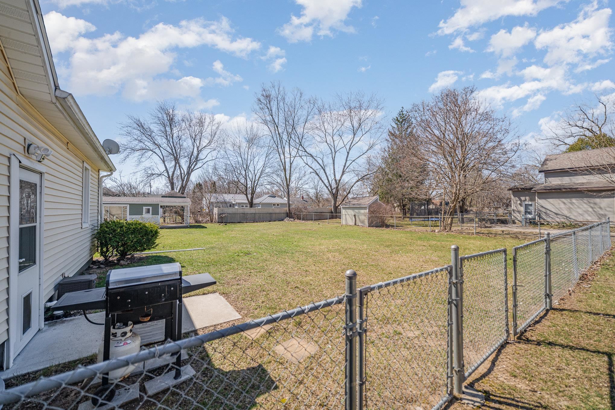 912 E Andre Street Property Photo 16
