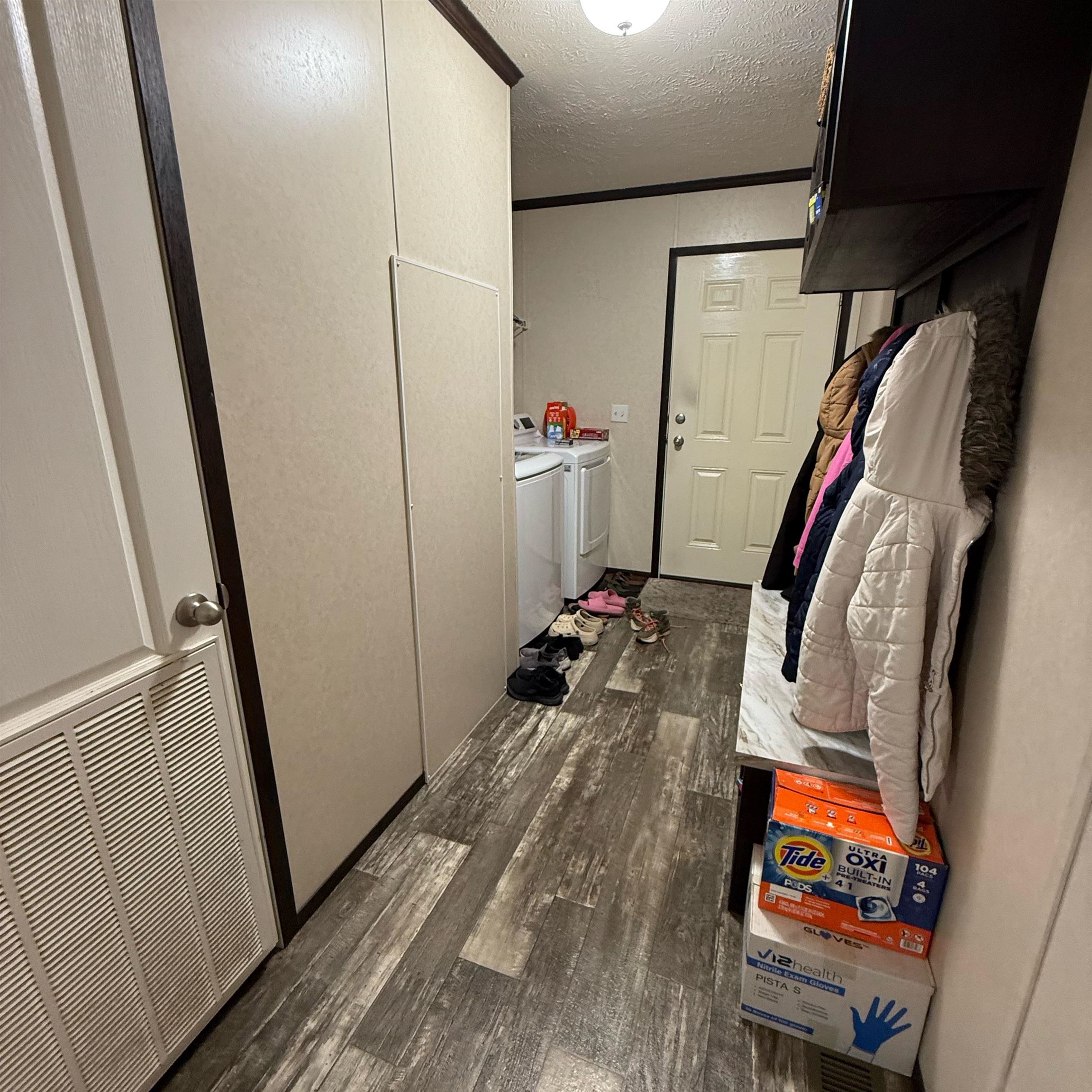 1279 Beacon Hill Court Property Photo 3