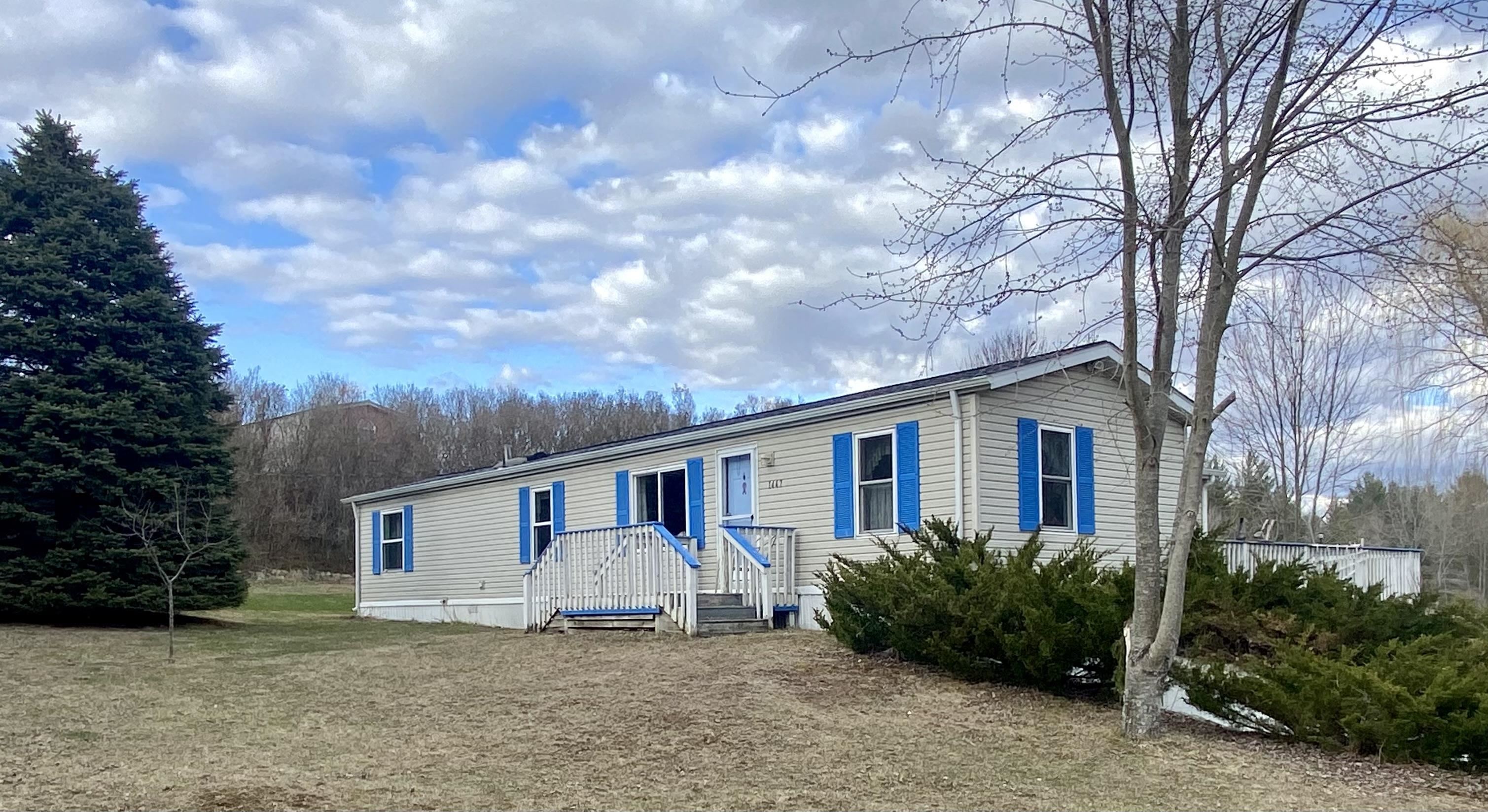 1447 S Dow Road Property Photo 1