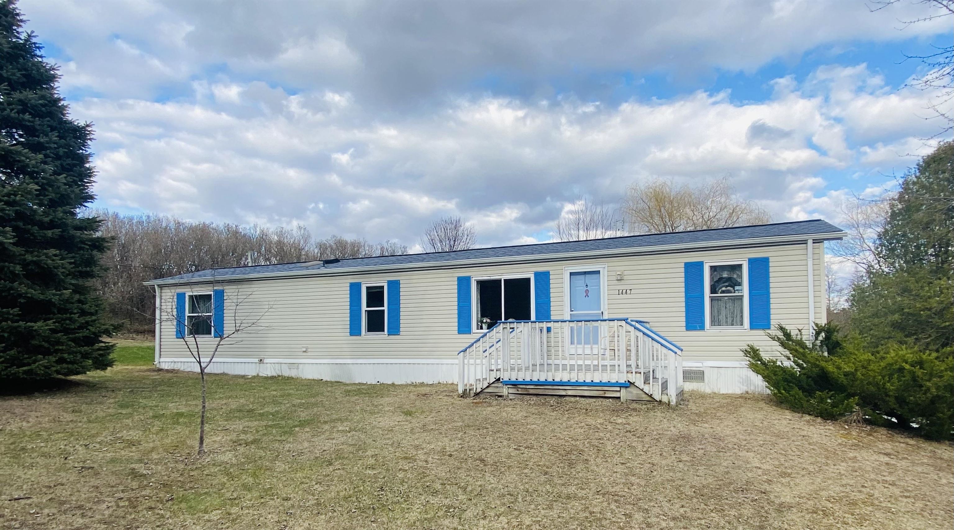 1447 S Dow Road Property Photo 3