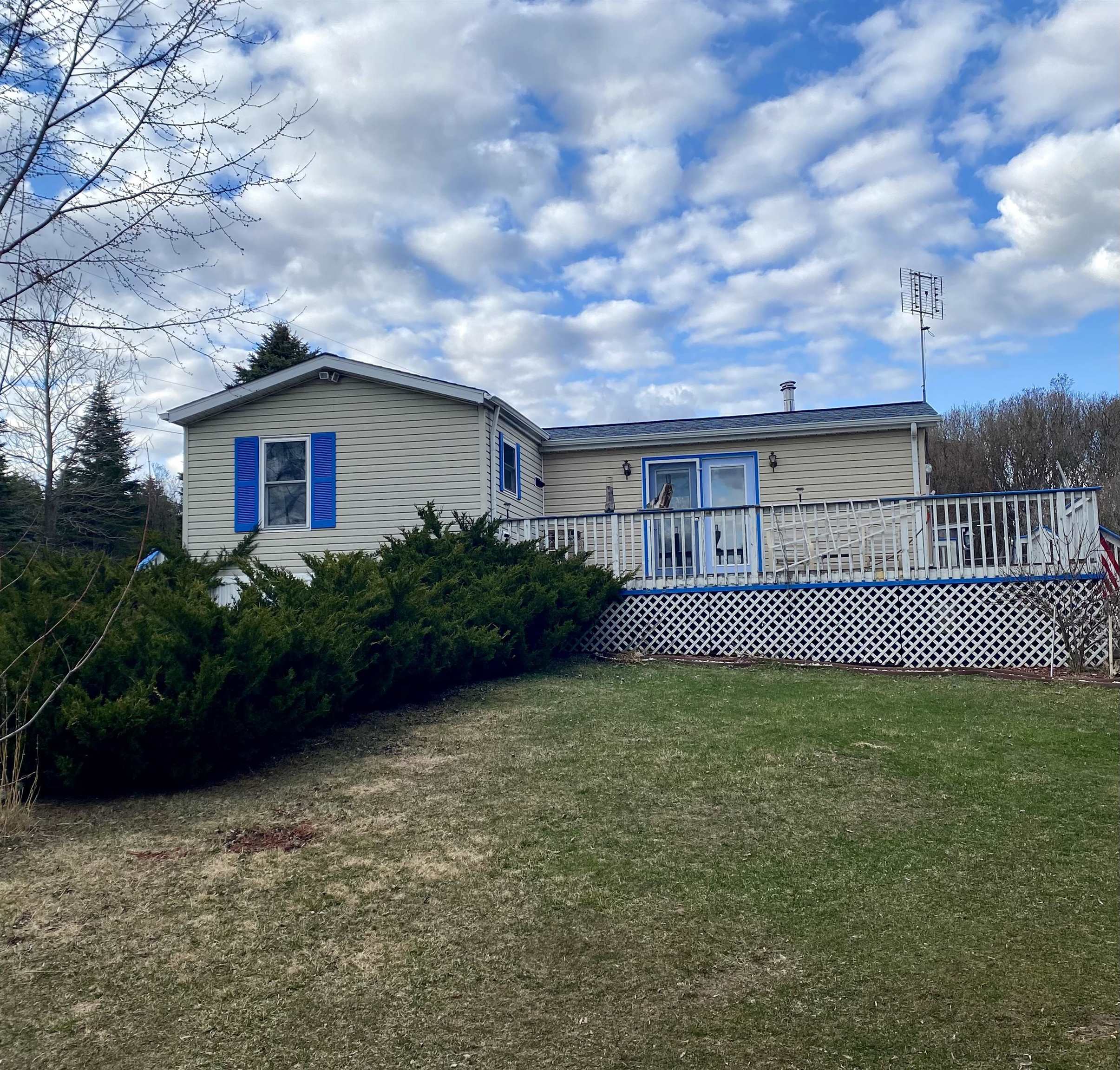 1447 S Dow Road Property Photo 4