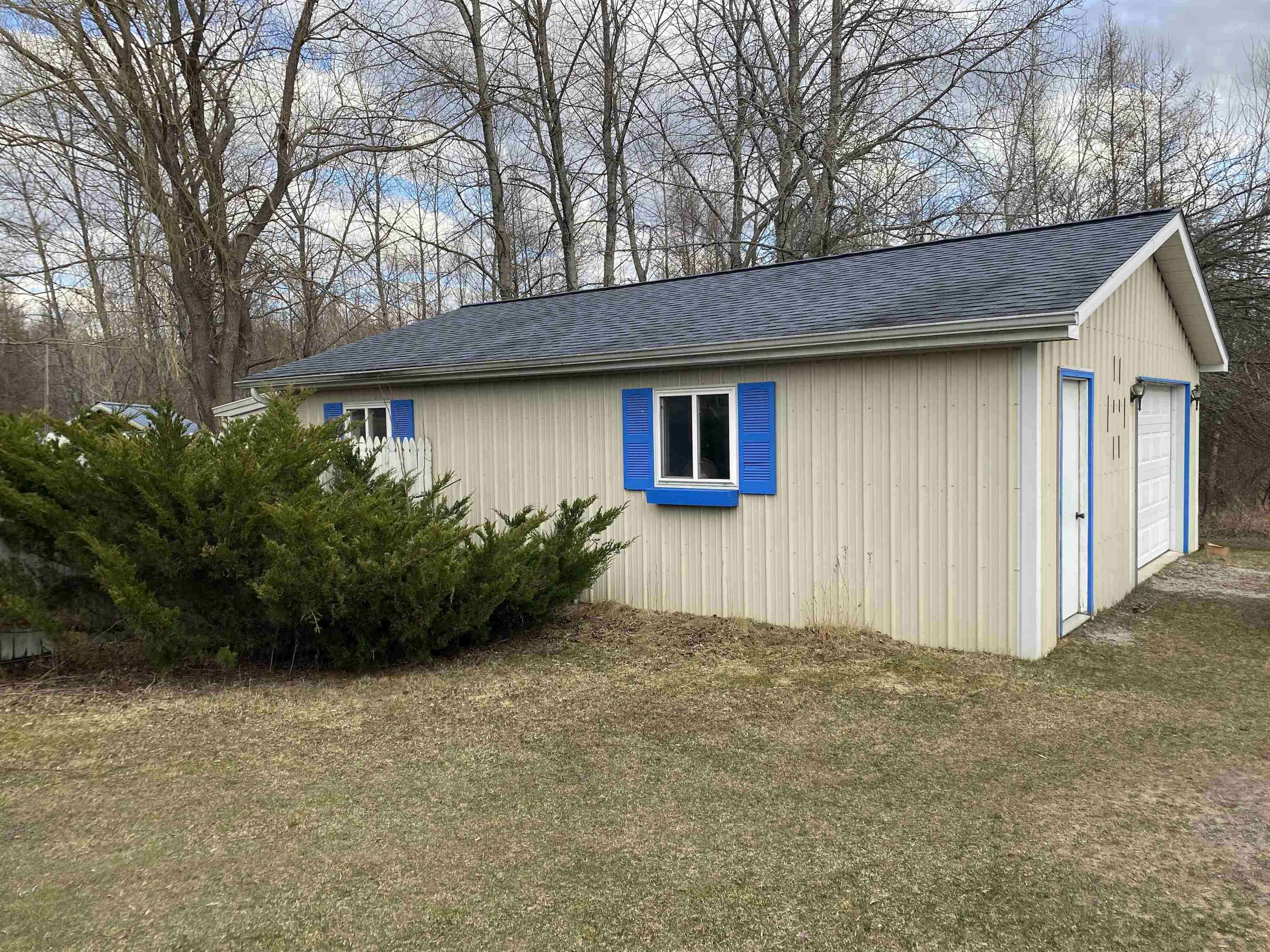 1447 S Dow Road Property Photo 10
