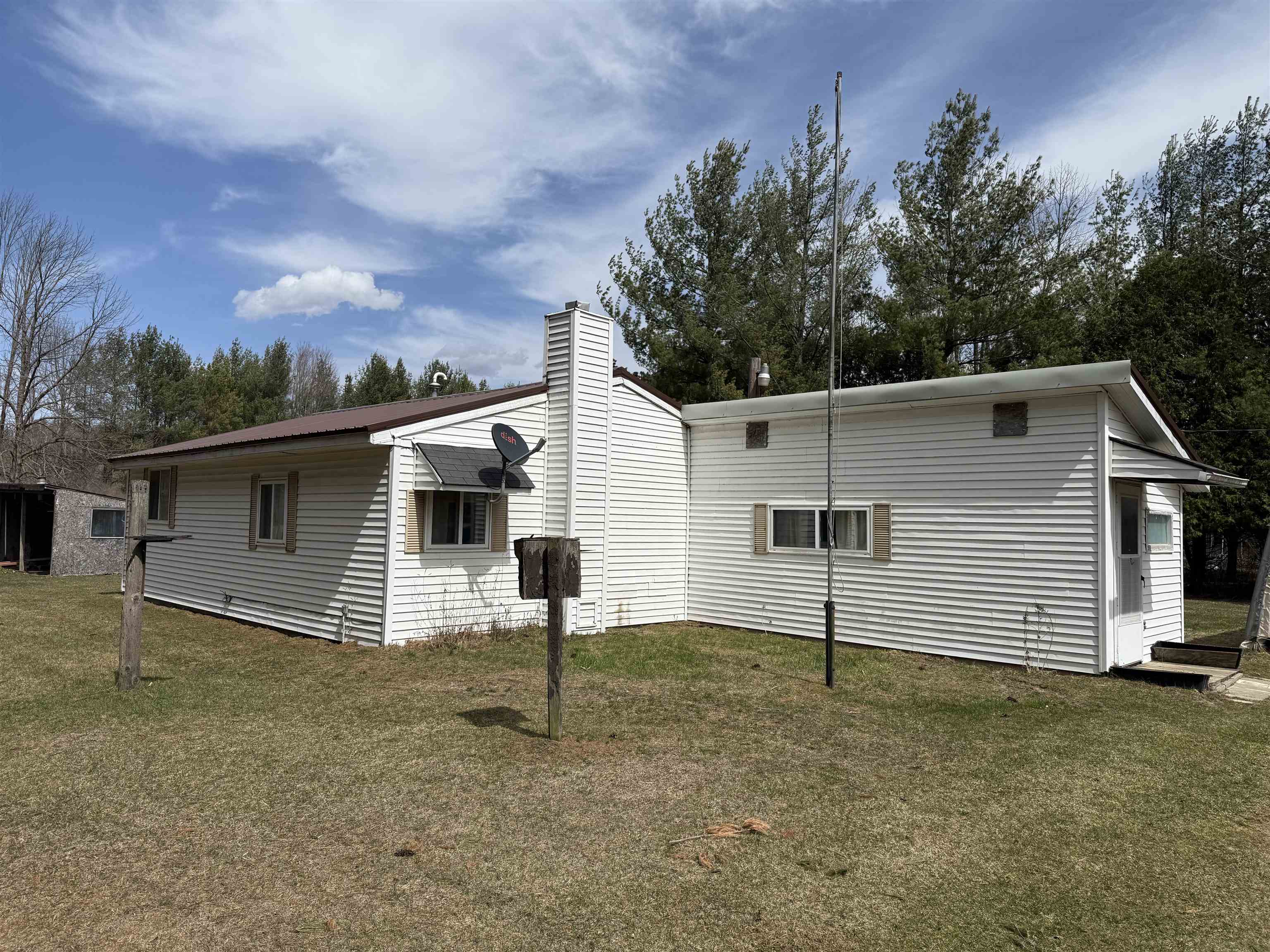 3991 Dundas Road Property Photo 1
