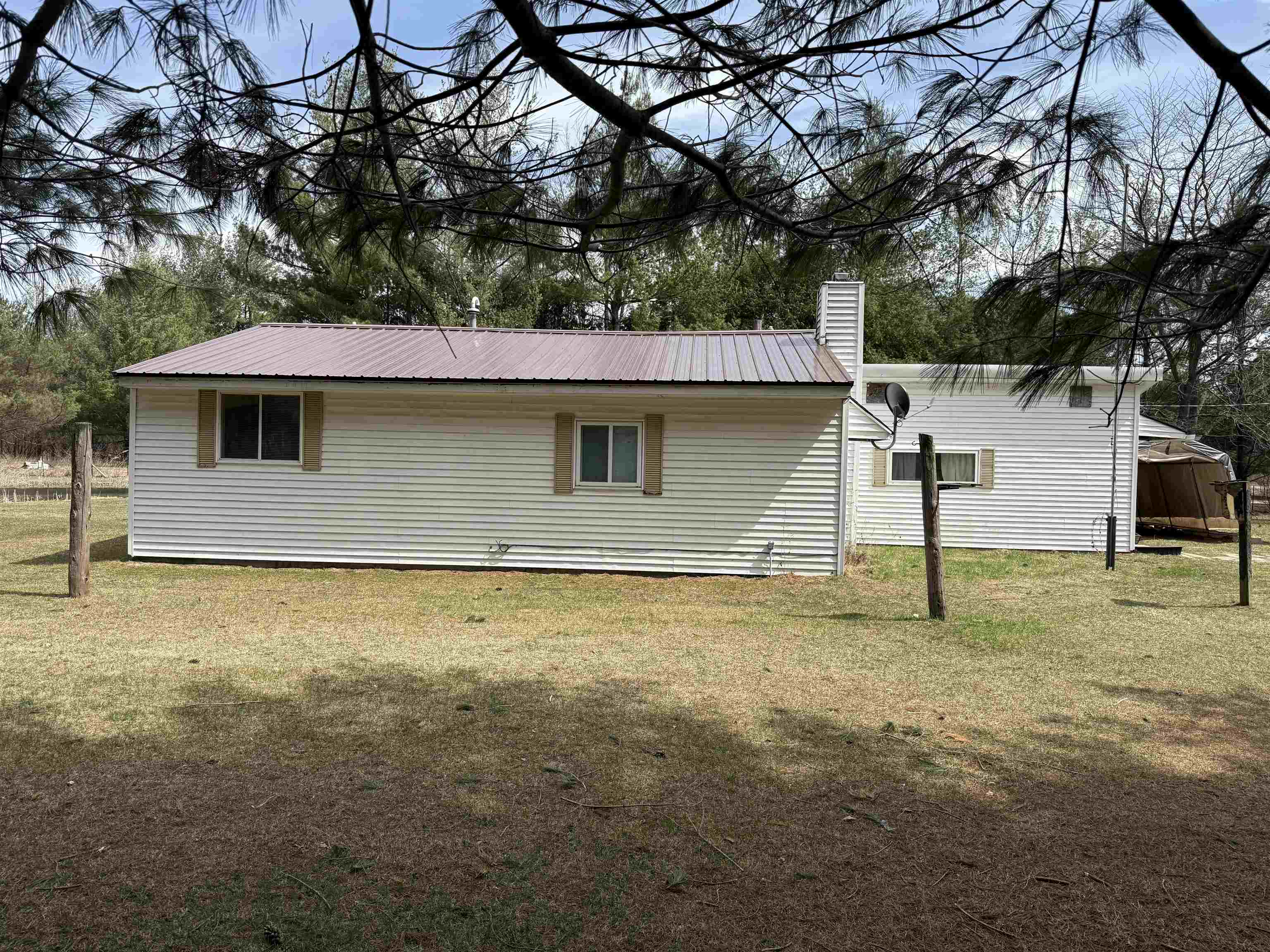 3991 Dundas Road Property Photo 2