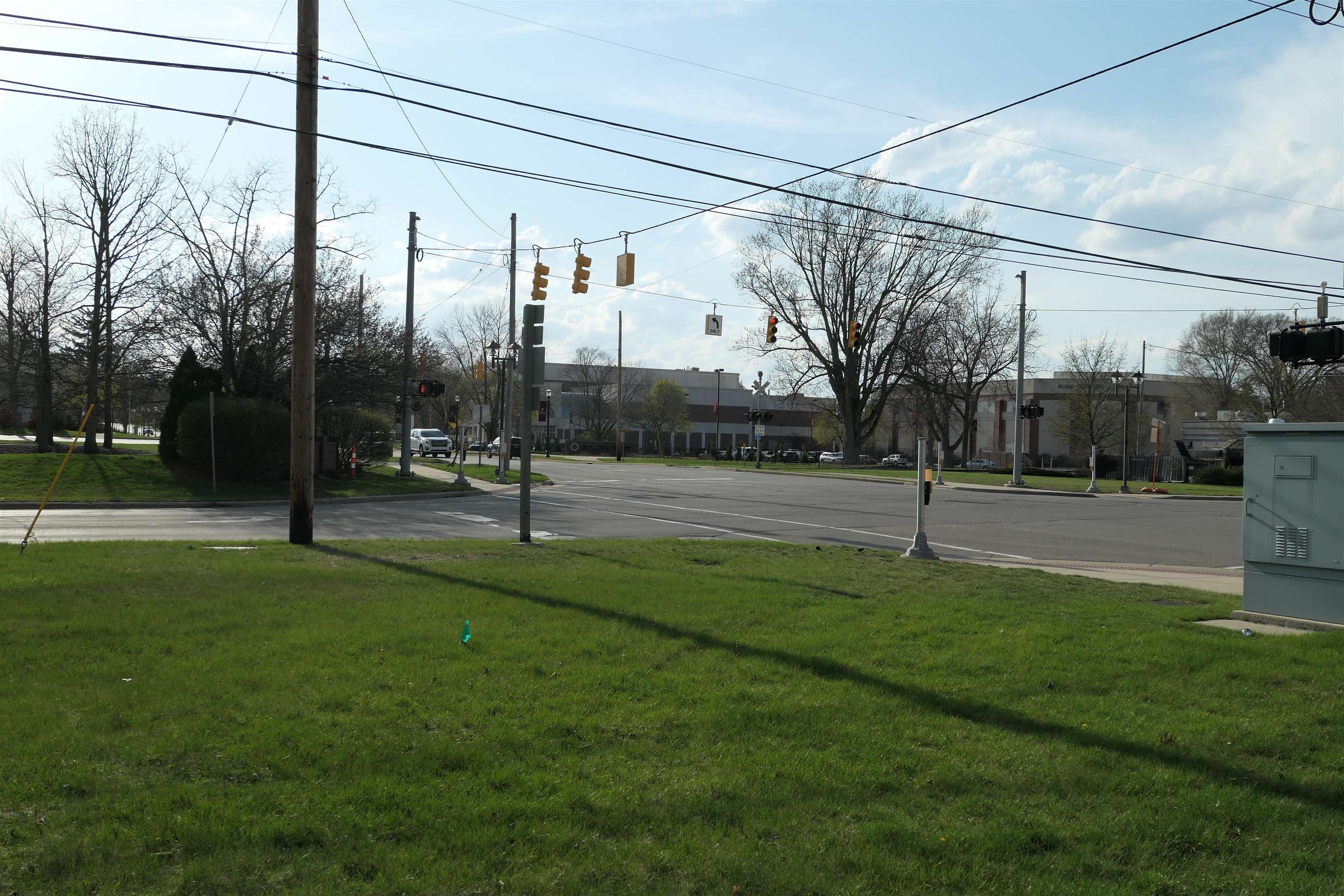 323 W Superior Street
