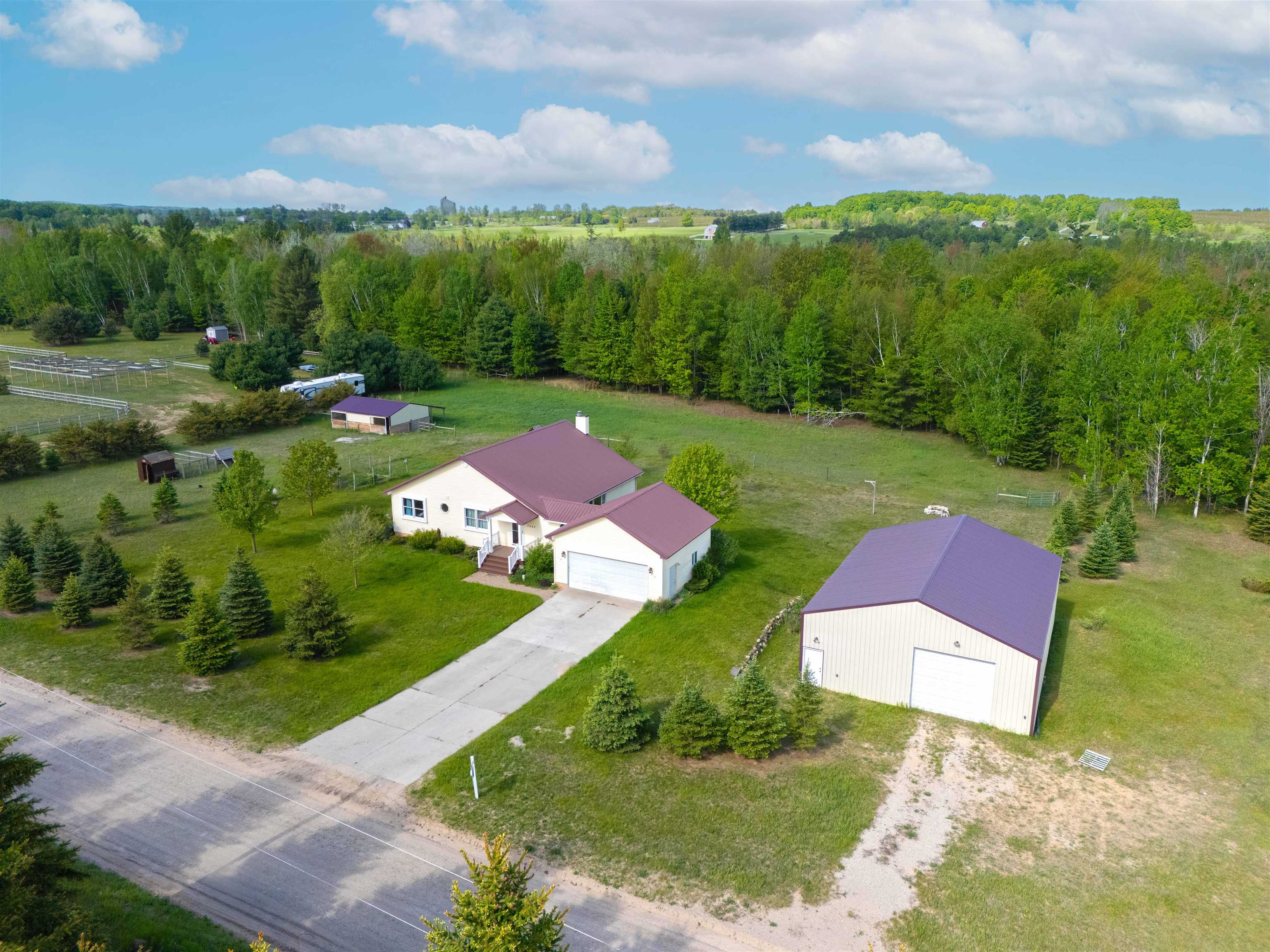 7495 Bennett Road Property Photo 1