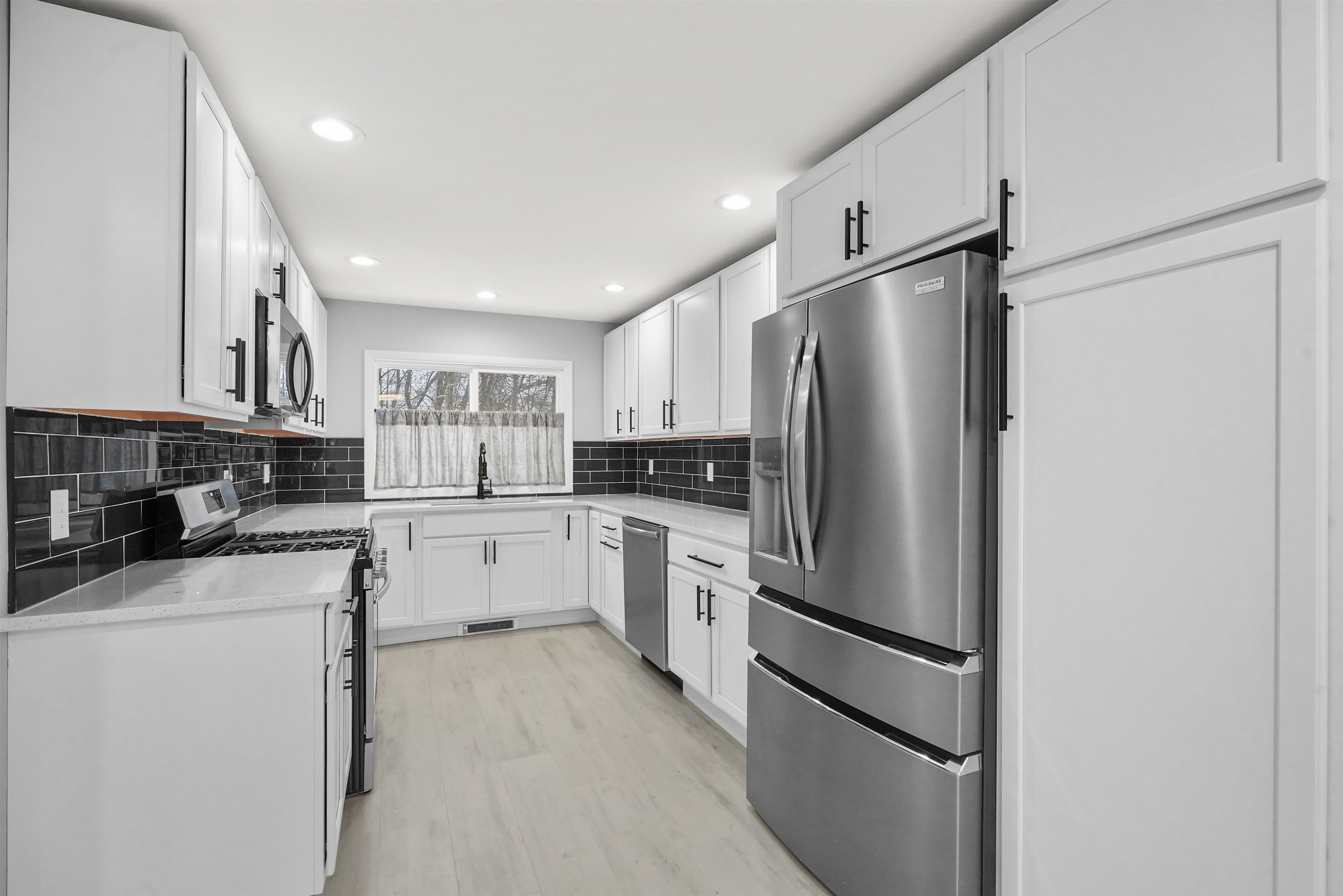 616 Lakeshore Drive Property Photo 10
