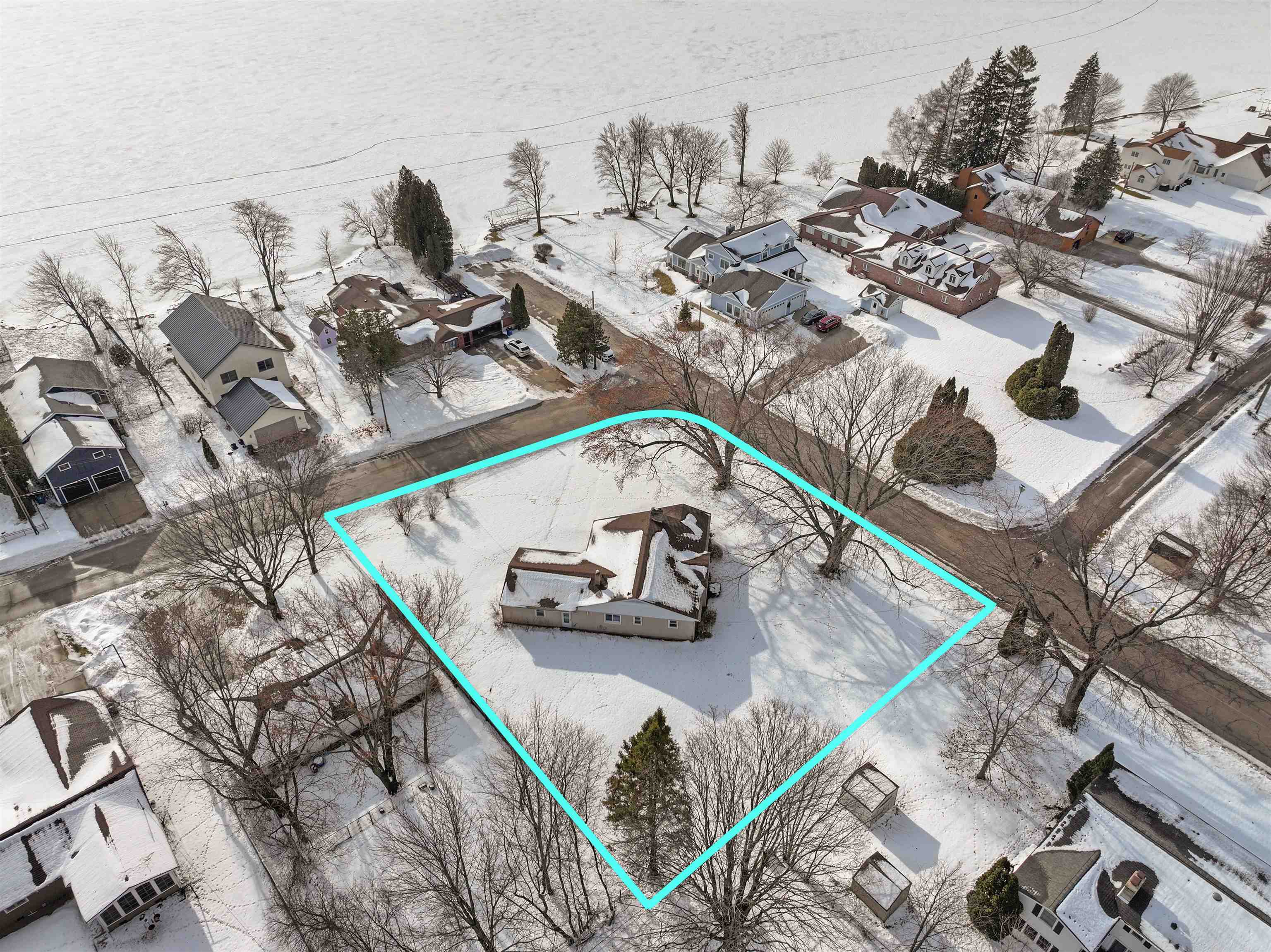 616 Lakeshore Drive Property Photo 33