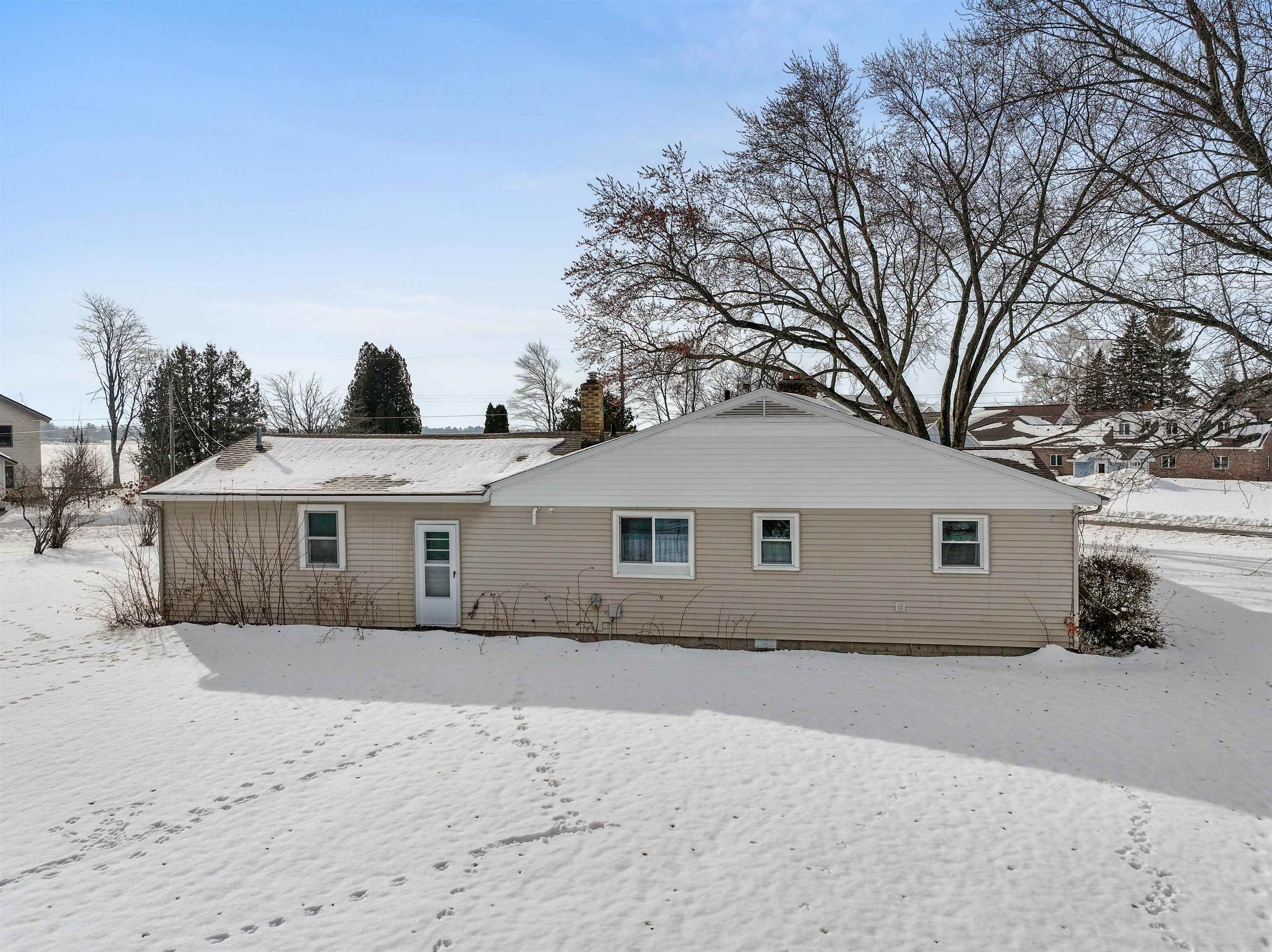 616 Lakeshore Drive Property Photo 37