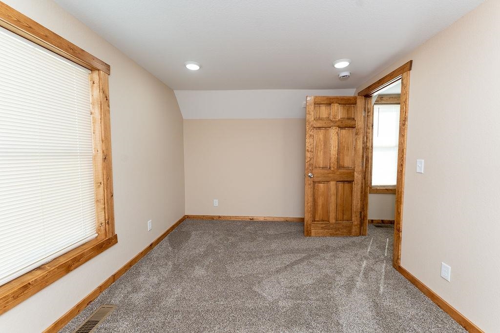 216 W Fifth Street Property Photo 63