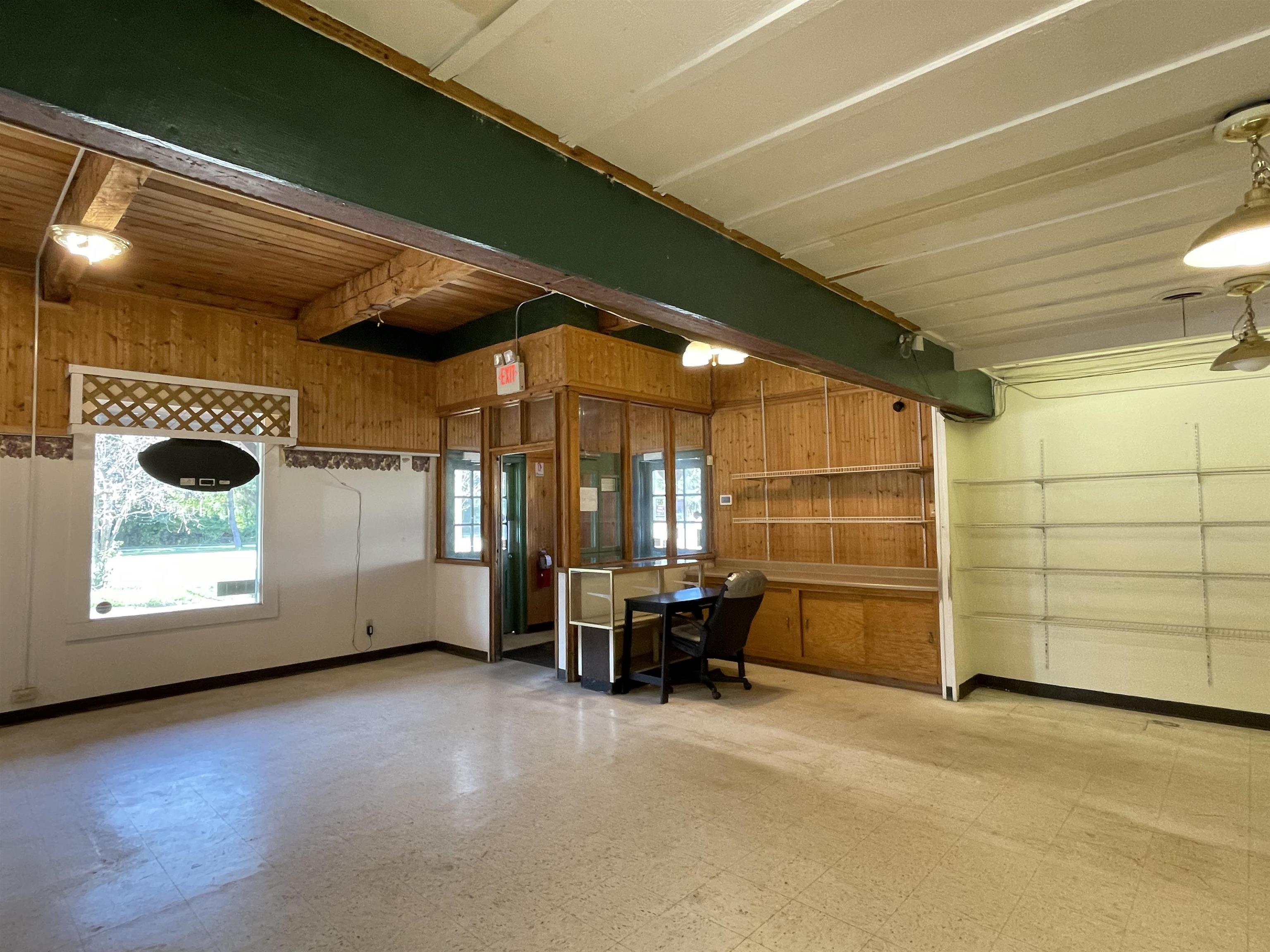 1506 W High Property Photo 8