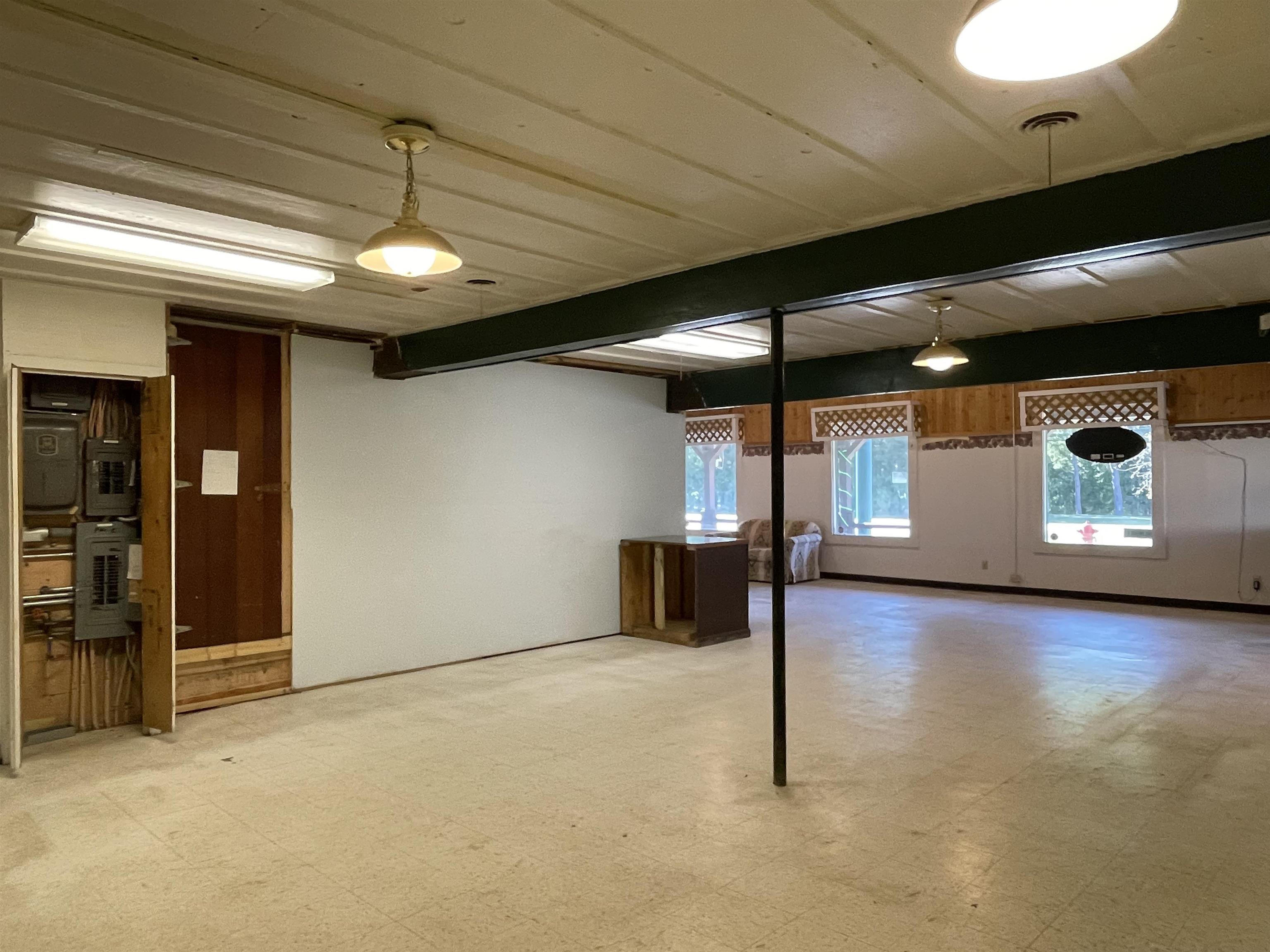 1506 W High Property Photo 16