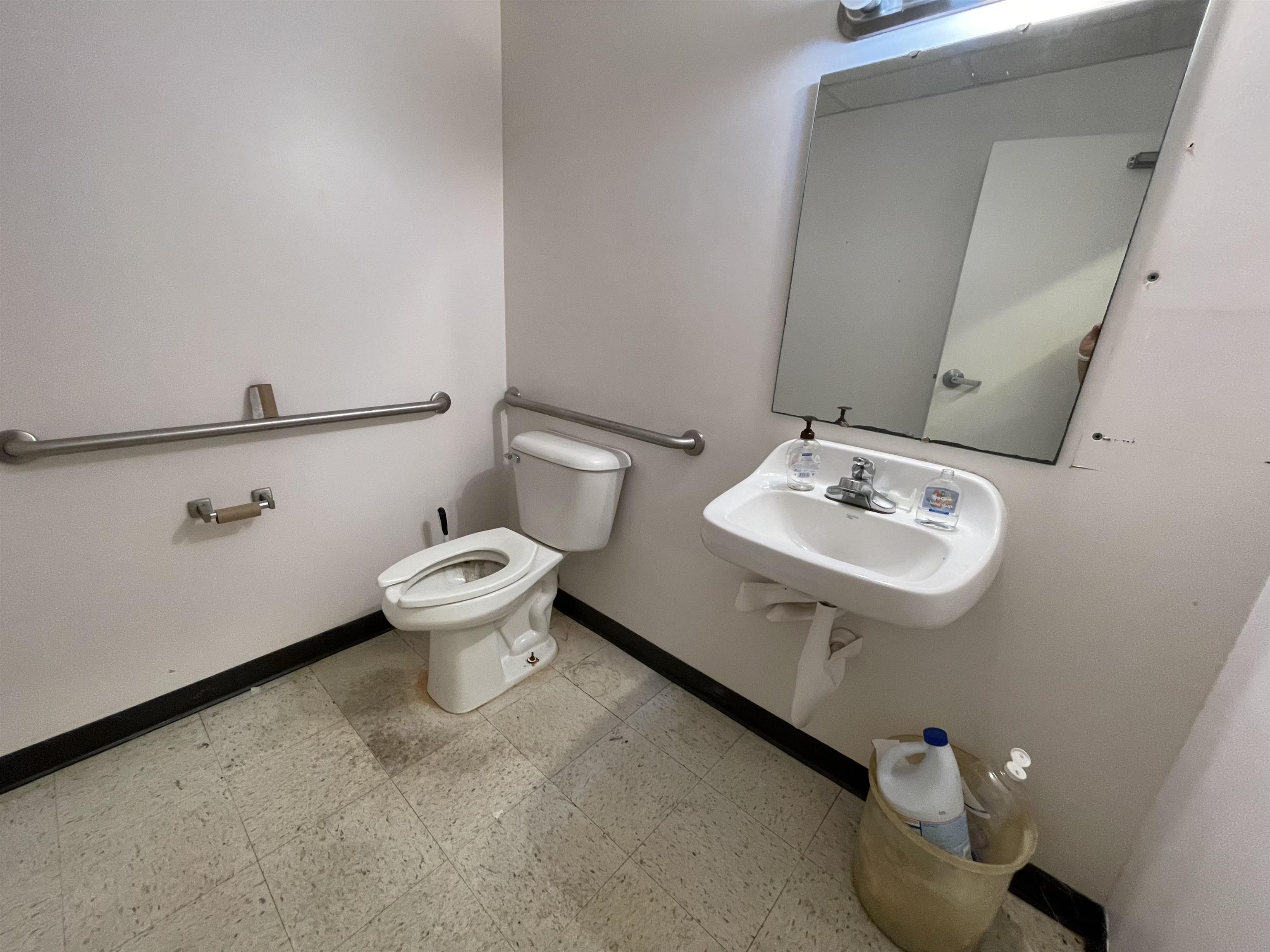 1506 W High Property Photo 38