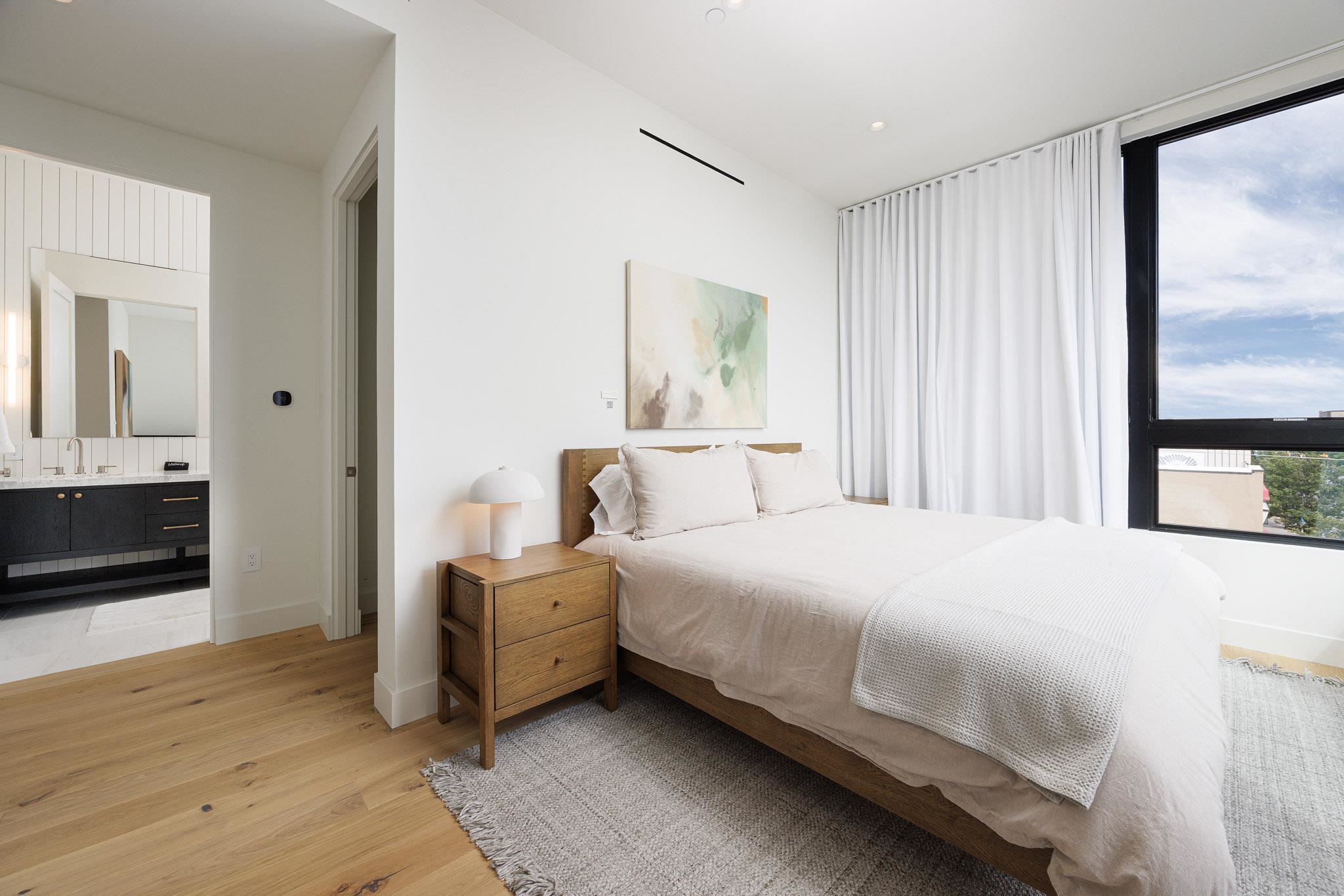 111 E State Property Photo 14