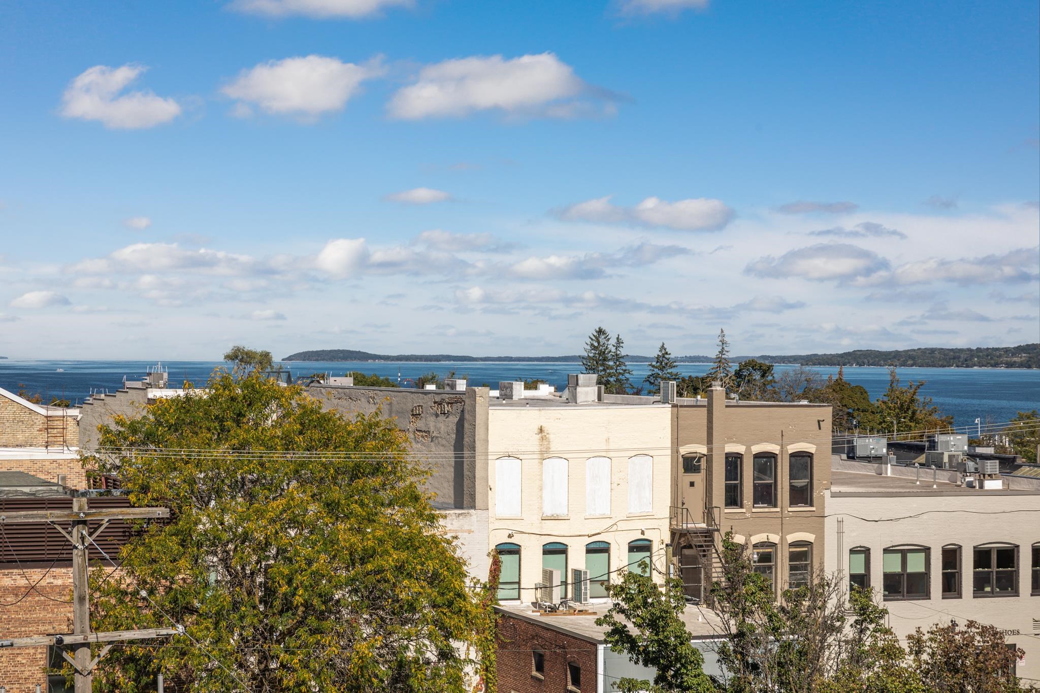 111 E State Property Photo 40