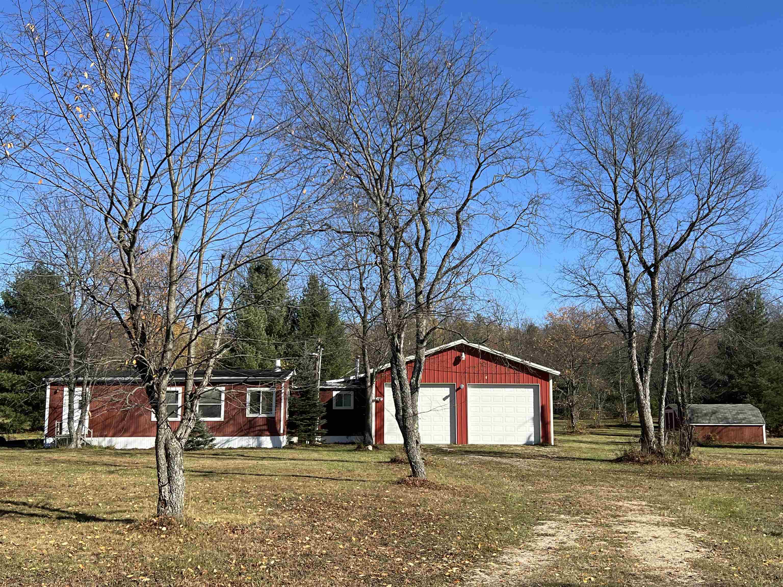 8414 Ne Besaw Road Property Photo 1