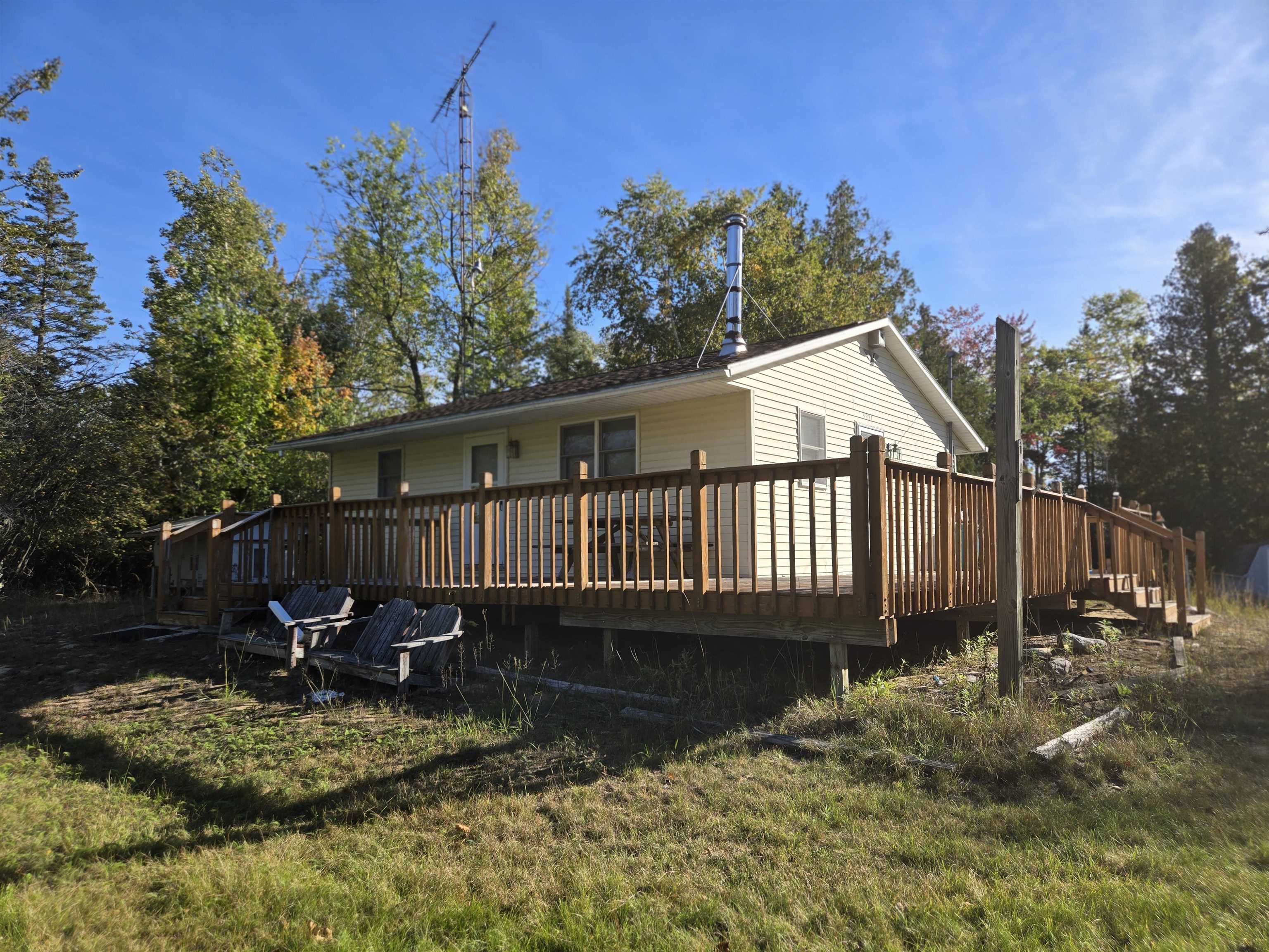 5971 E Point Road Property Photo 1