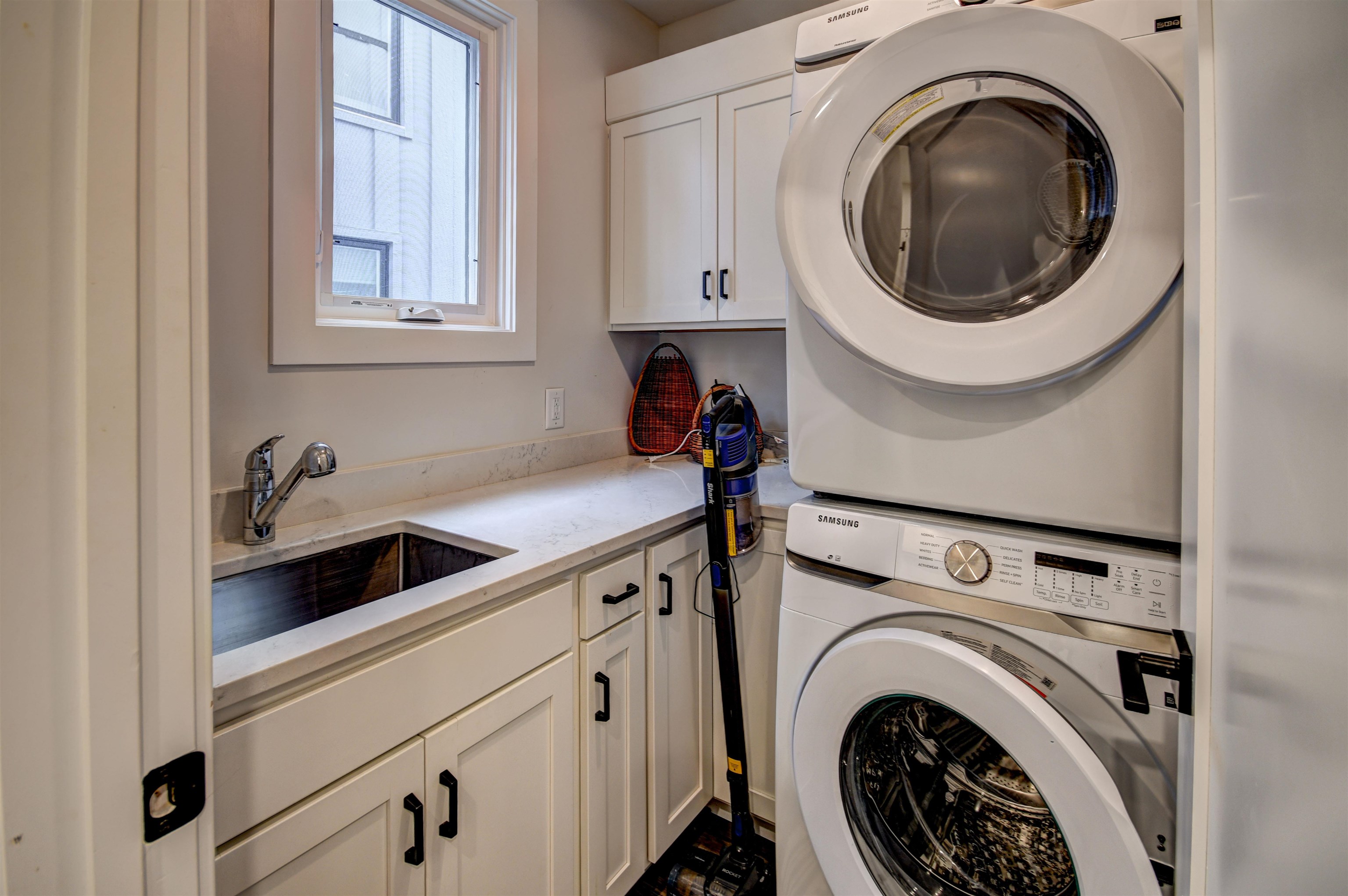 208 Gillis Street Property Photo 23