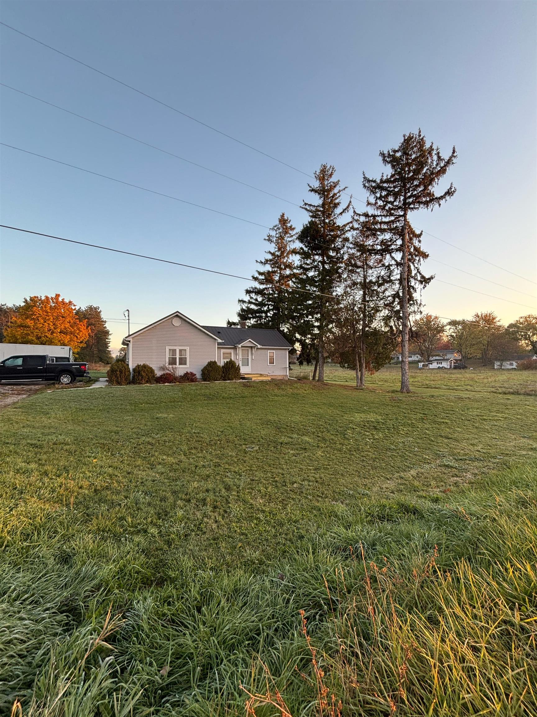 917 E River Property Photo 3