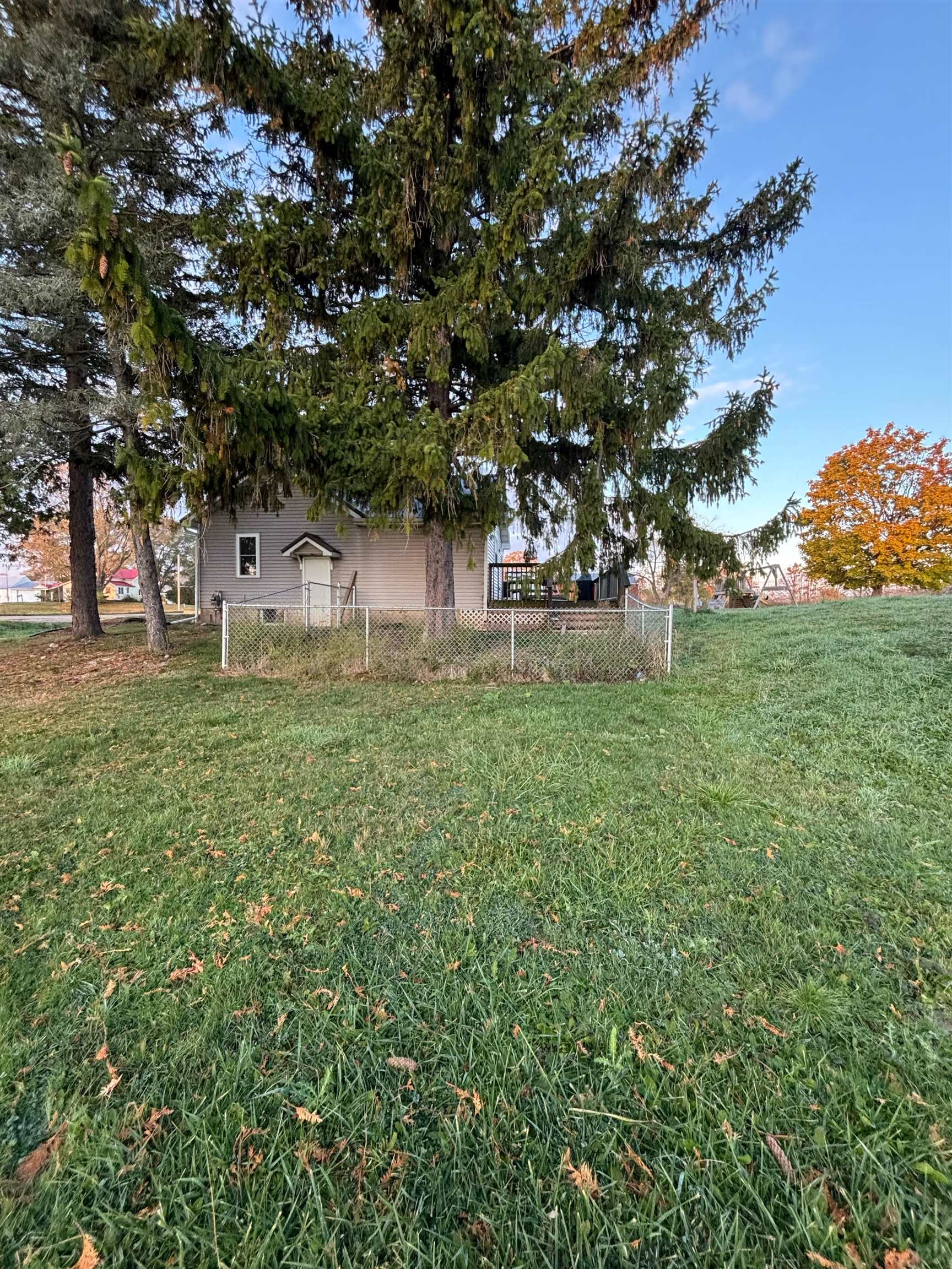 917 E River Property Photo 8