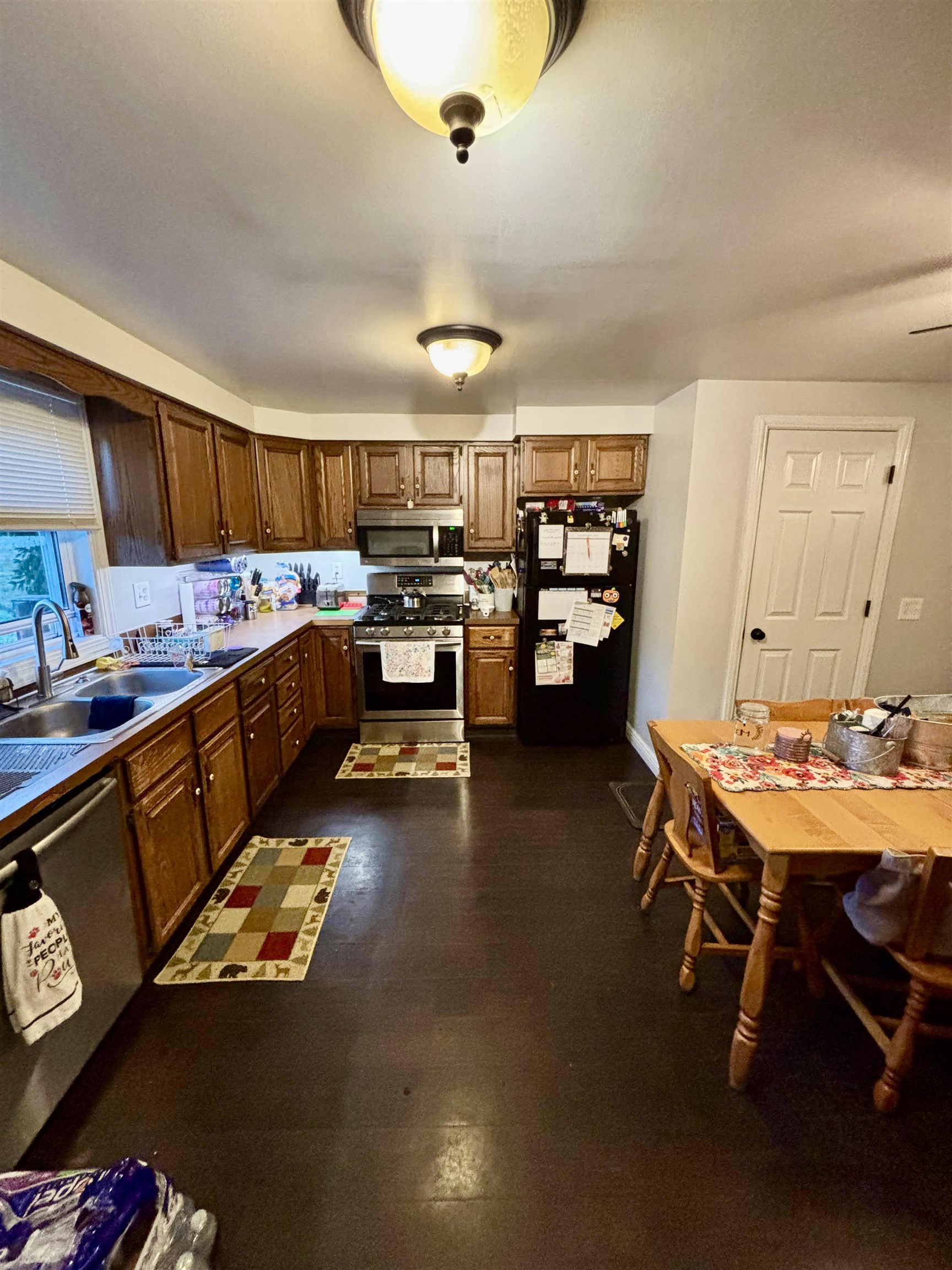 917 E River Property Photo 17
