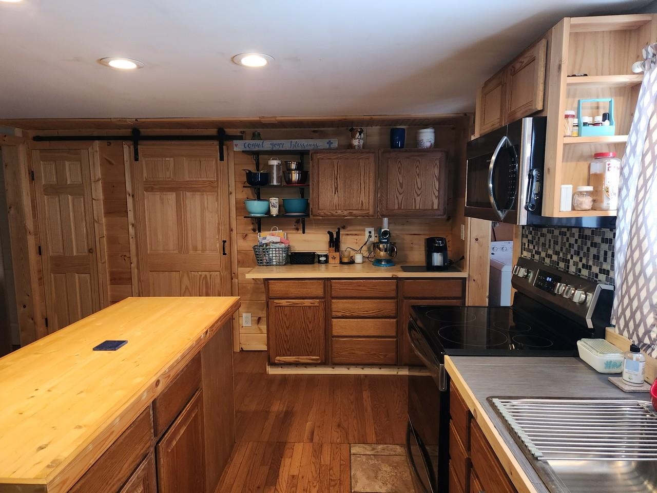 5611 Ne East Shore Drive Property Photo 4