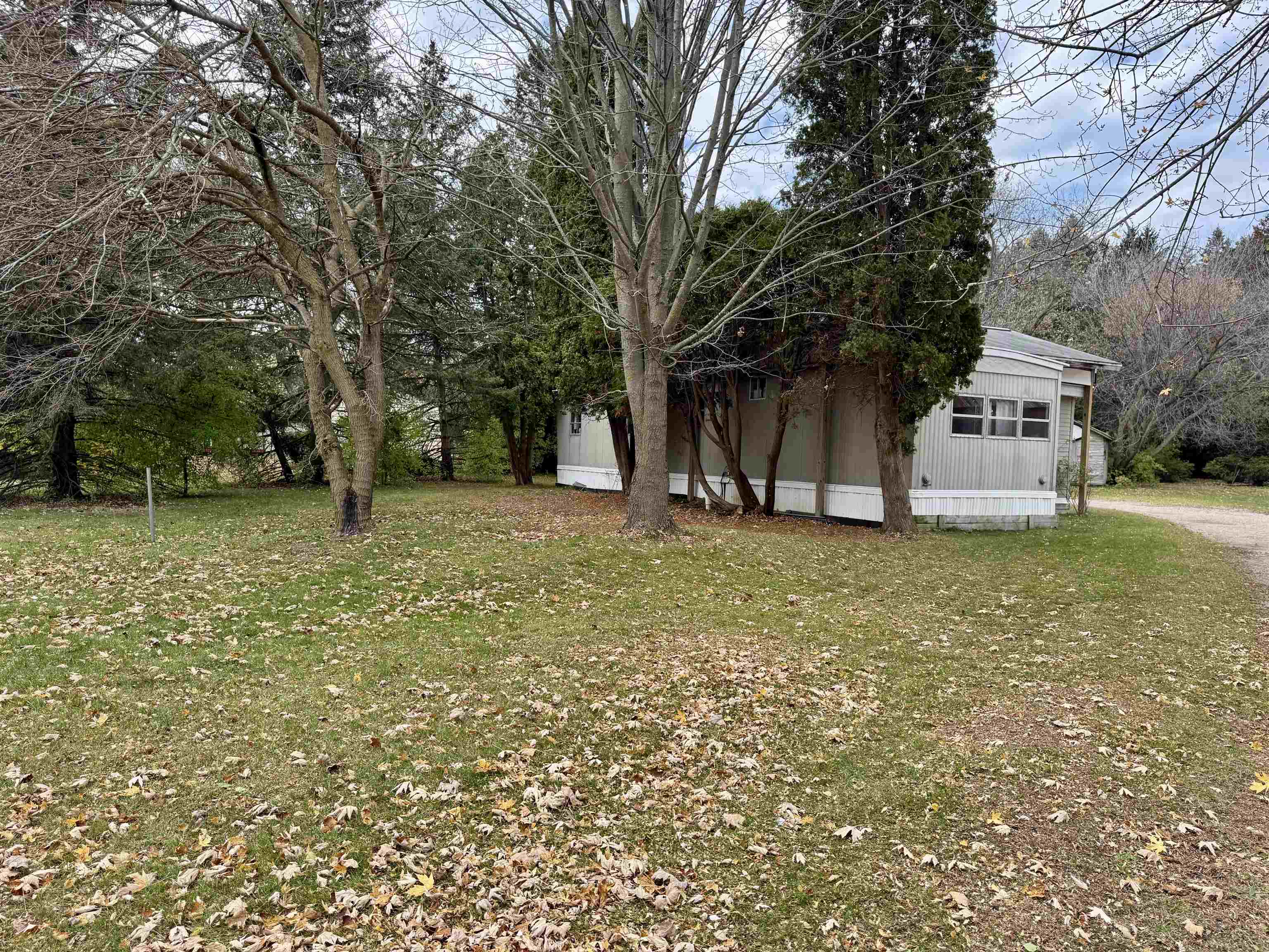 2450 Ruby Street Property Photo 4