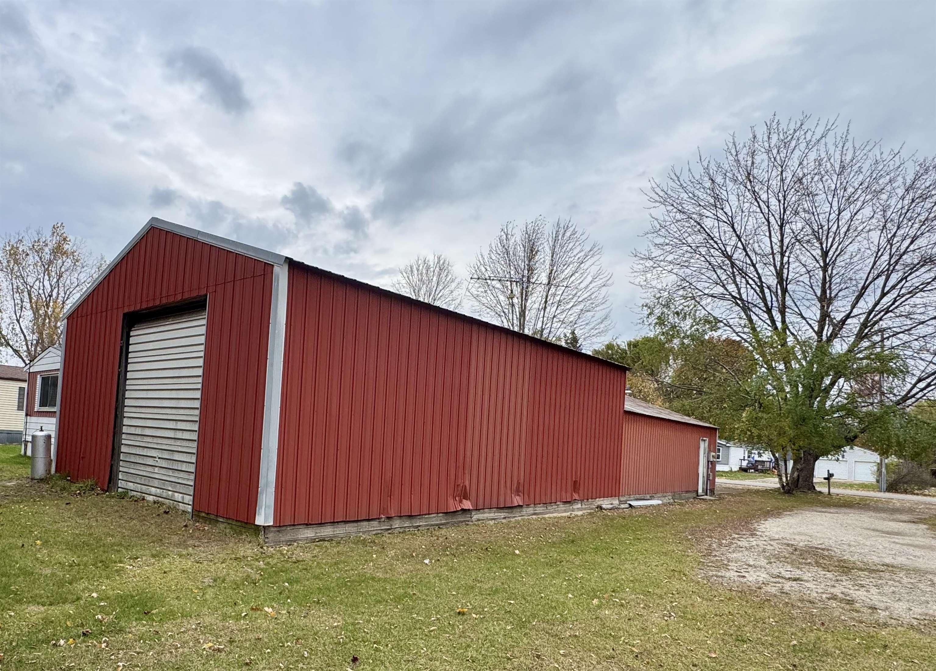 2430 Ruby Street Property Photo 4