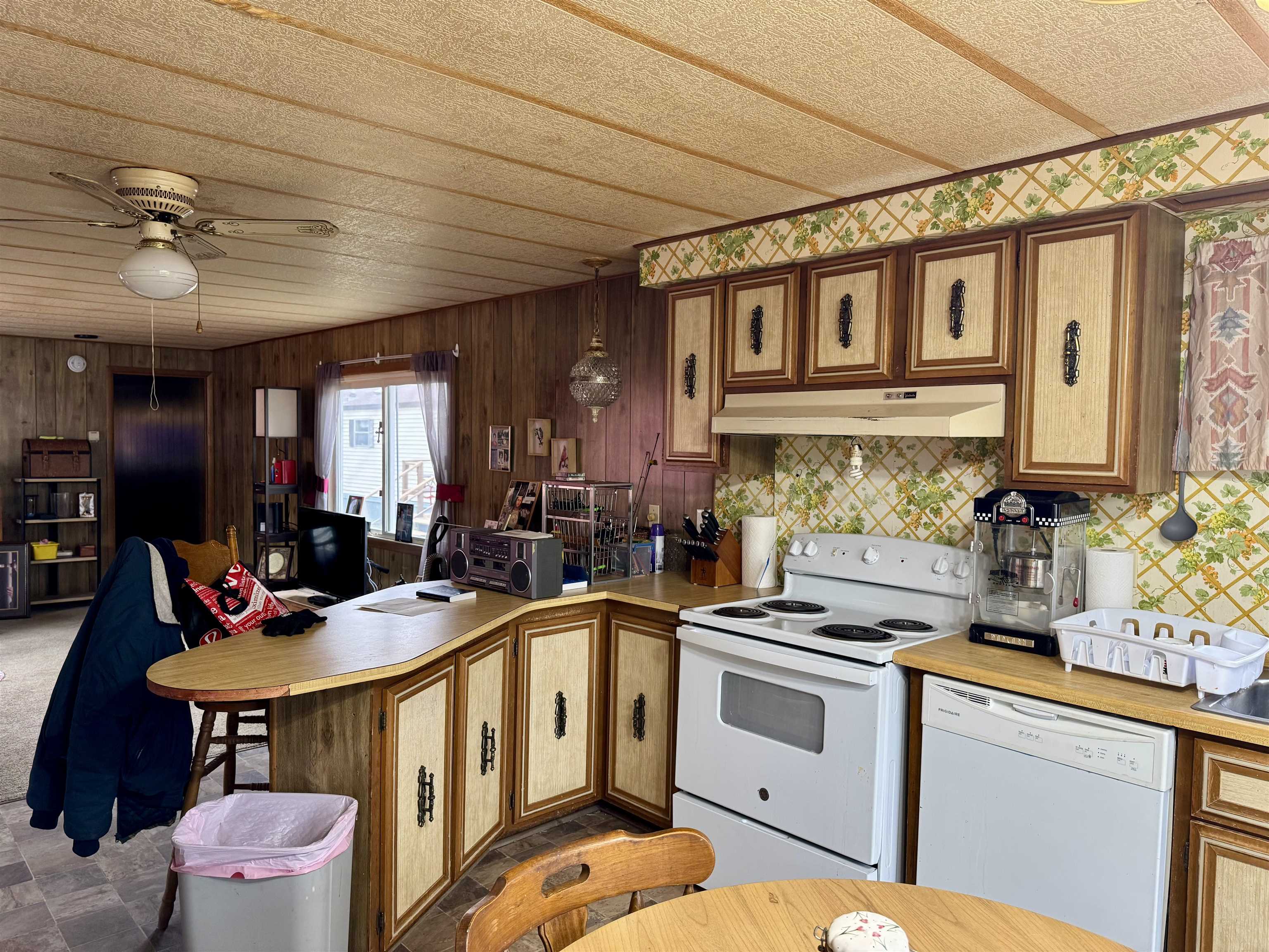 2430 Ruby Street Property Photo 7