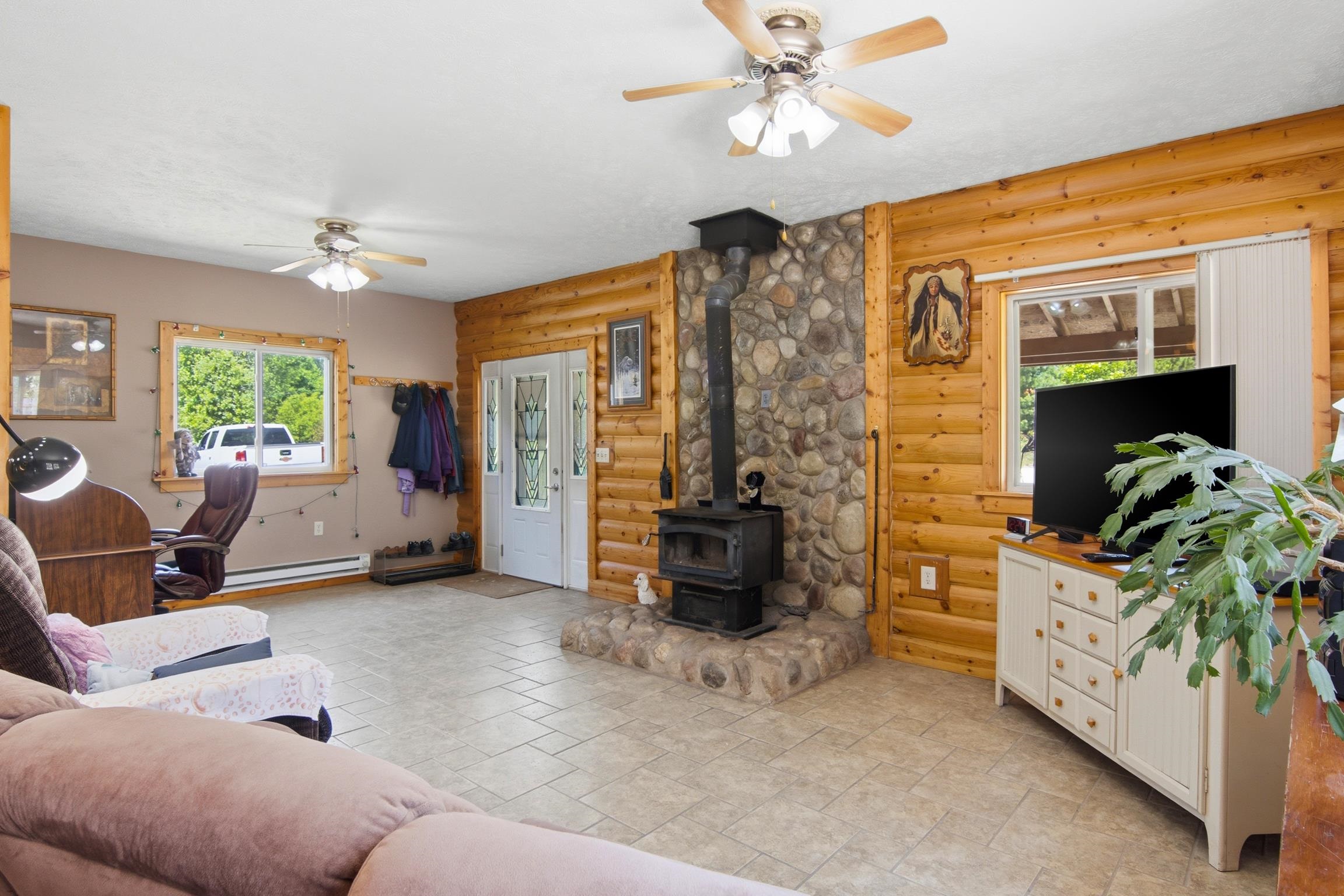 5935 Greenleaf Lane Property Photo 12