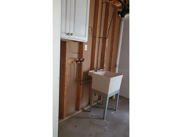 502 S Broad Street Property Photo 27
