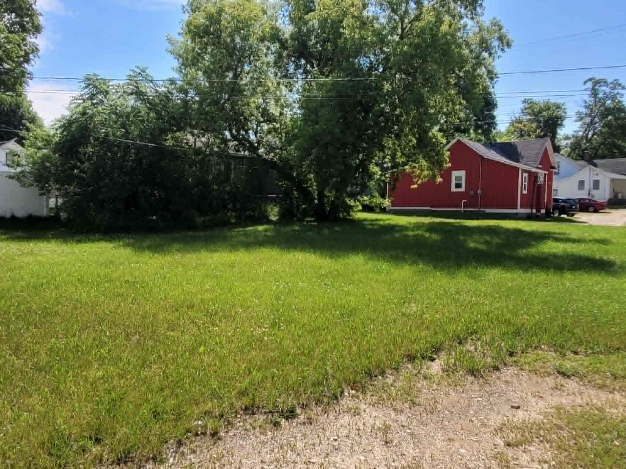 218 E River Street Property Photo 12