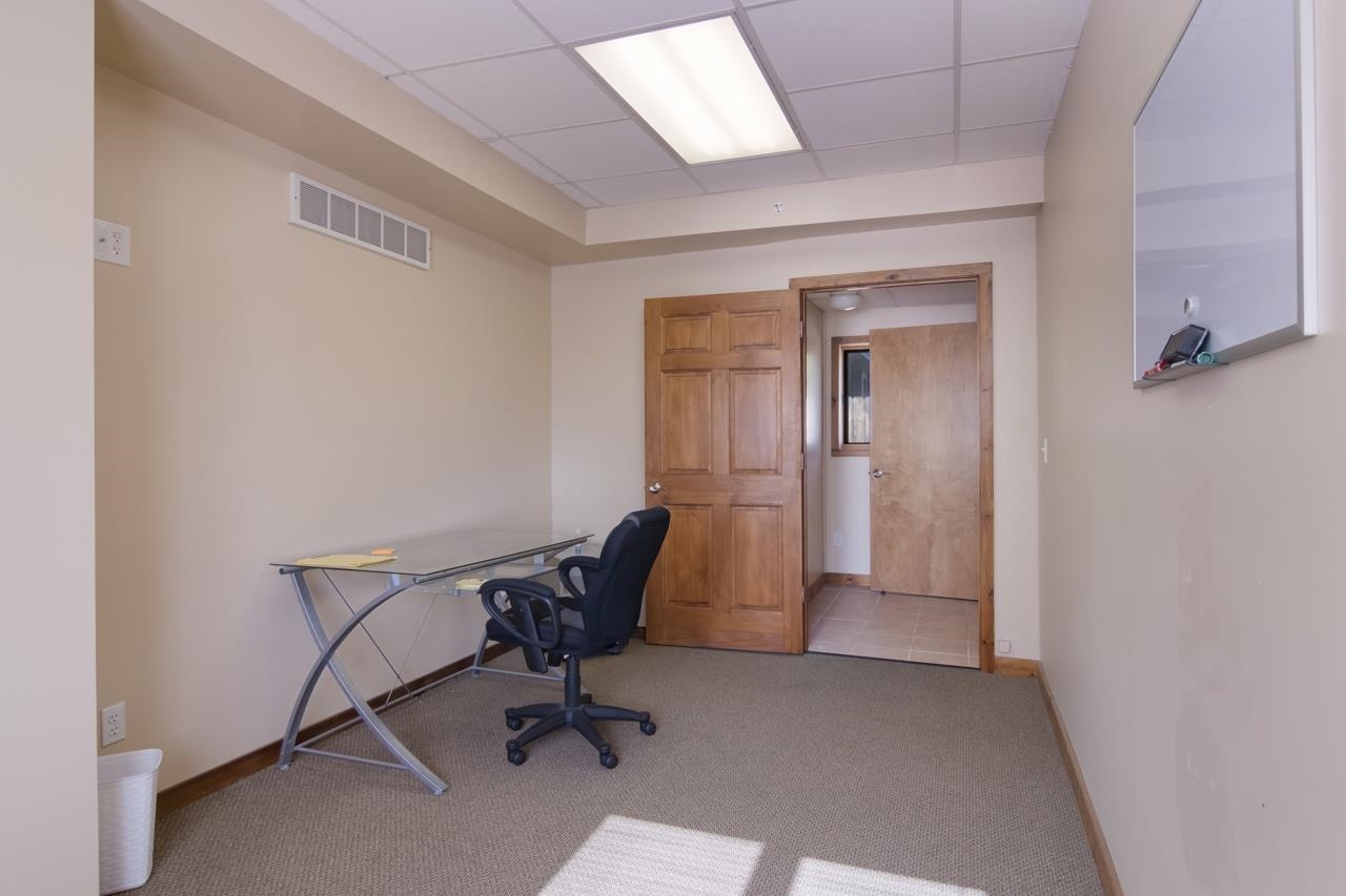 611 N Center Avenue Property Photo 7