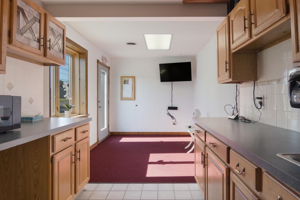 611 N Center Avenue Property Photo 10