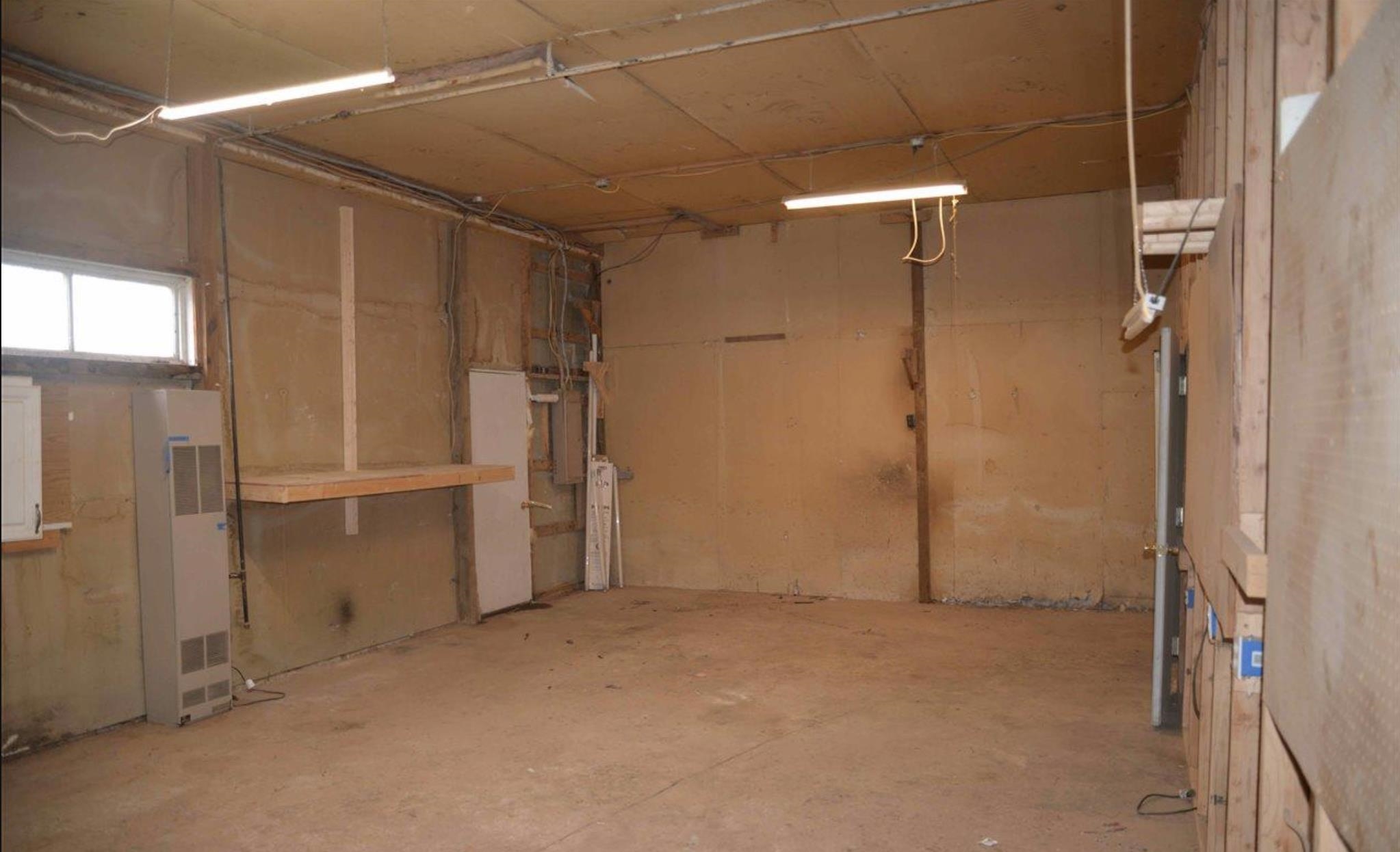 121 Ames Street Property Photo 6