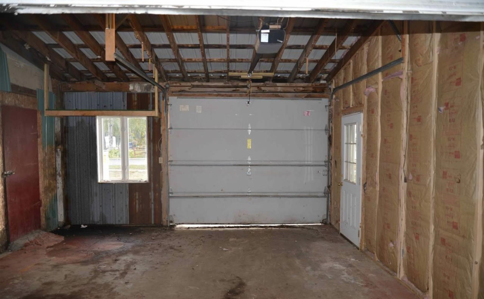 121 Ames Street Property Photo 8