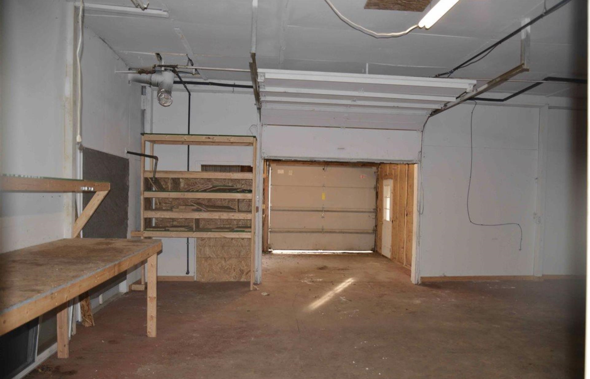 121 Ames Street Property Photo 11