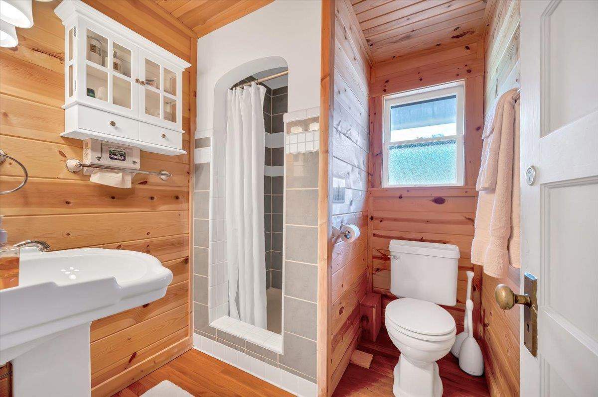 814 Kenyon Road Property Photo 68