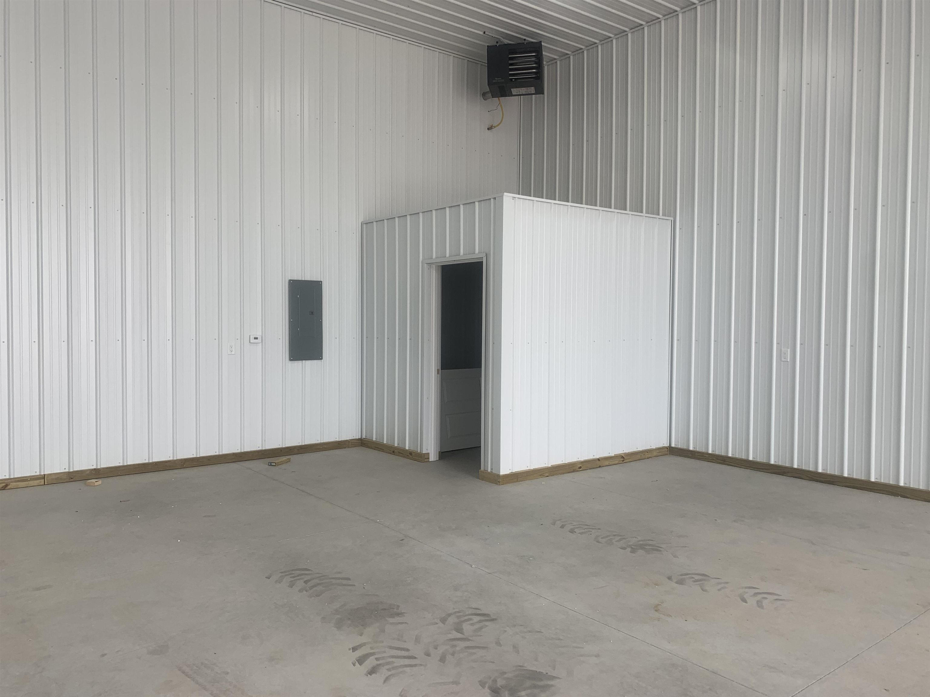 5801 Storage Loop Drive Property Photo 3