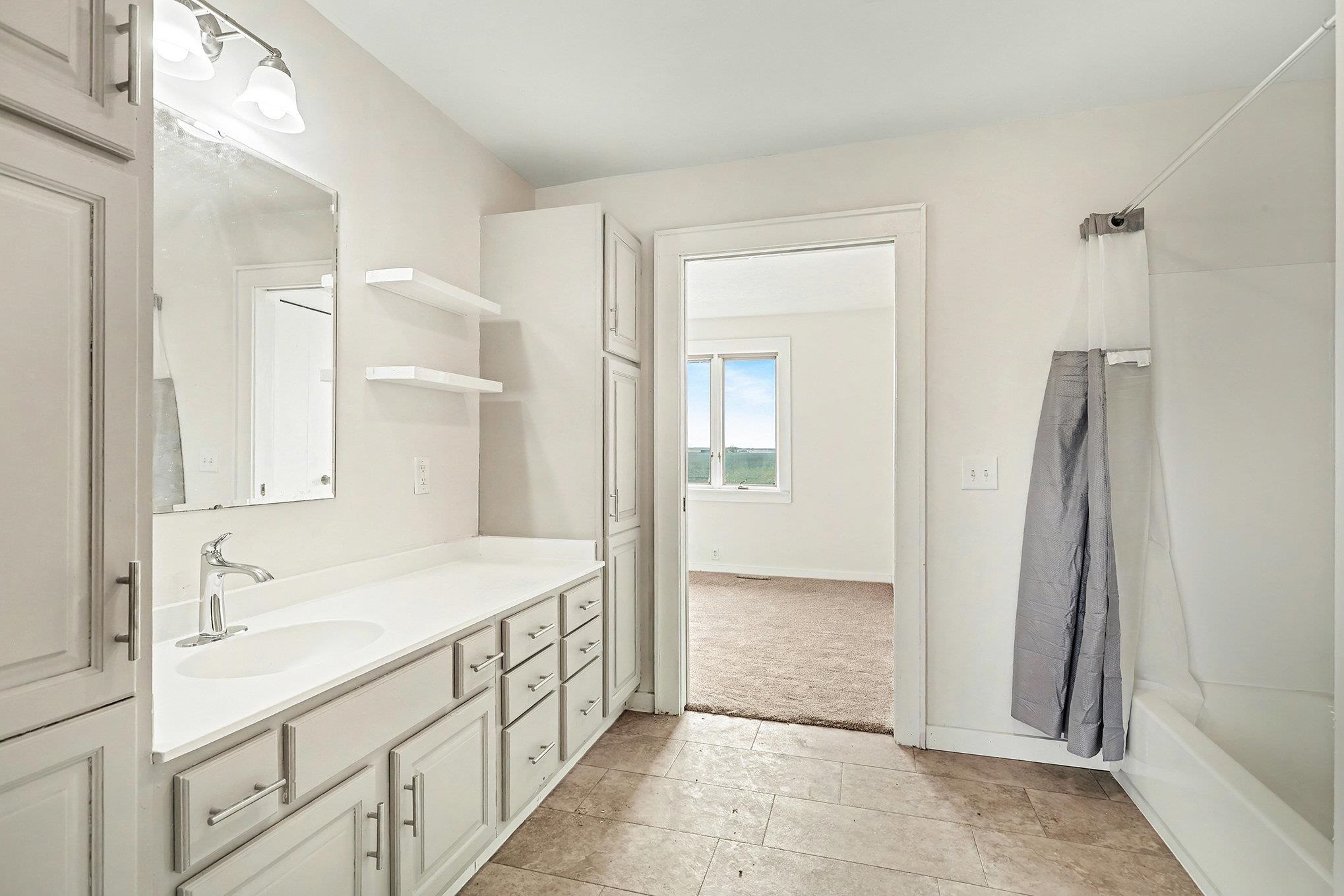 6386 E Washington Property Photo 25